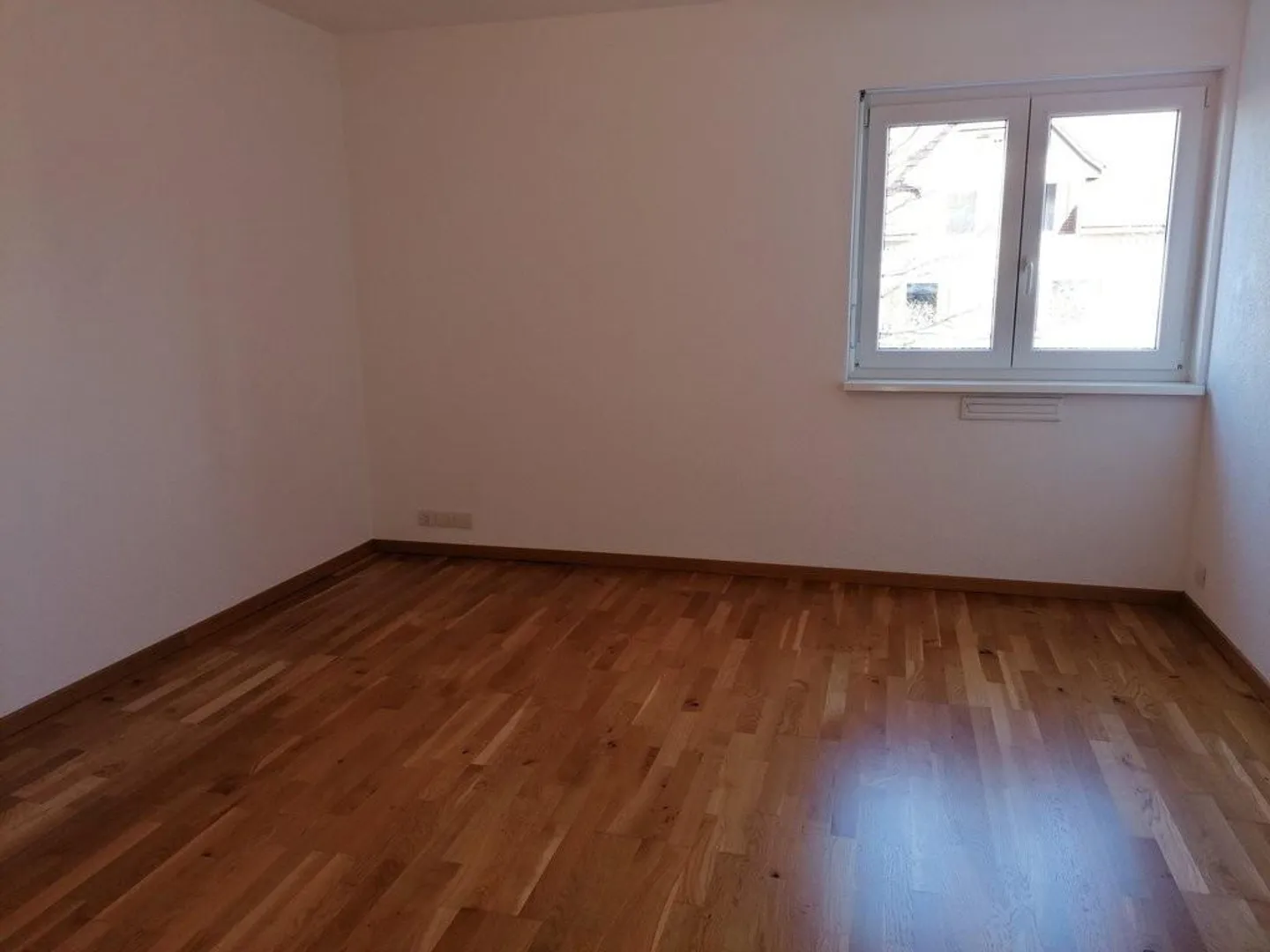Belle appartement ouvert de 3,5 pièces à Suhr - Photo 4 sur 8