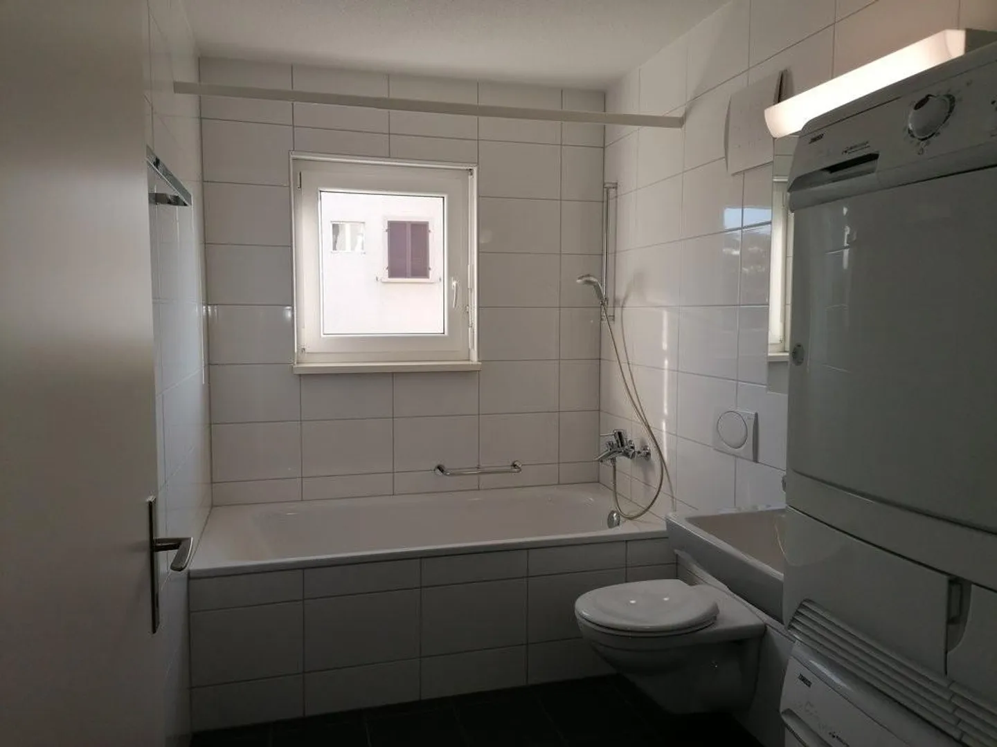 Belle appartement ouvert de 3,5 pièces à Suhr - Photo 6 sur 8
