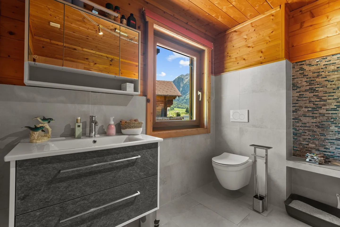 Multigenerational House - Perfect for a Large Family - Photo 10 of 16