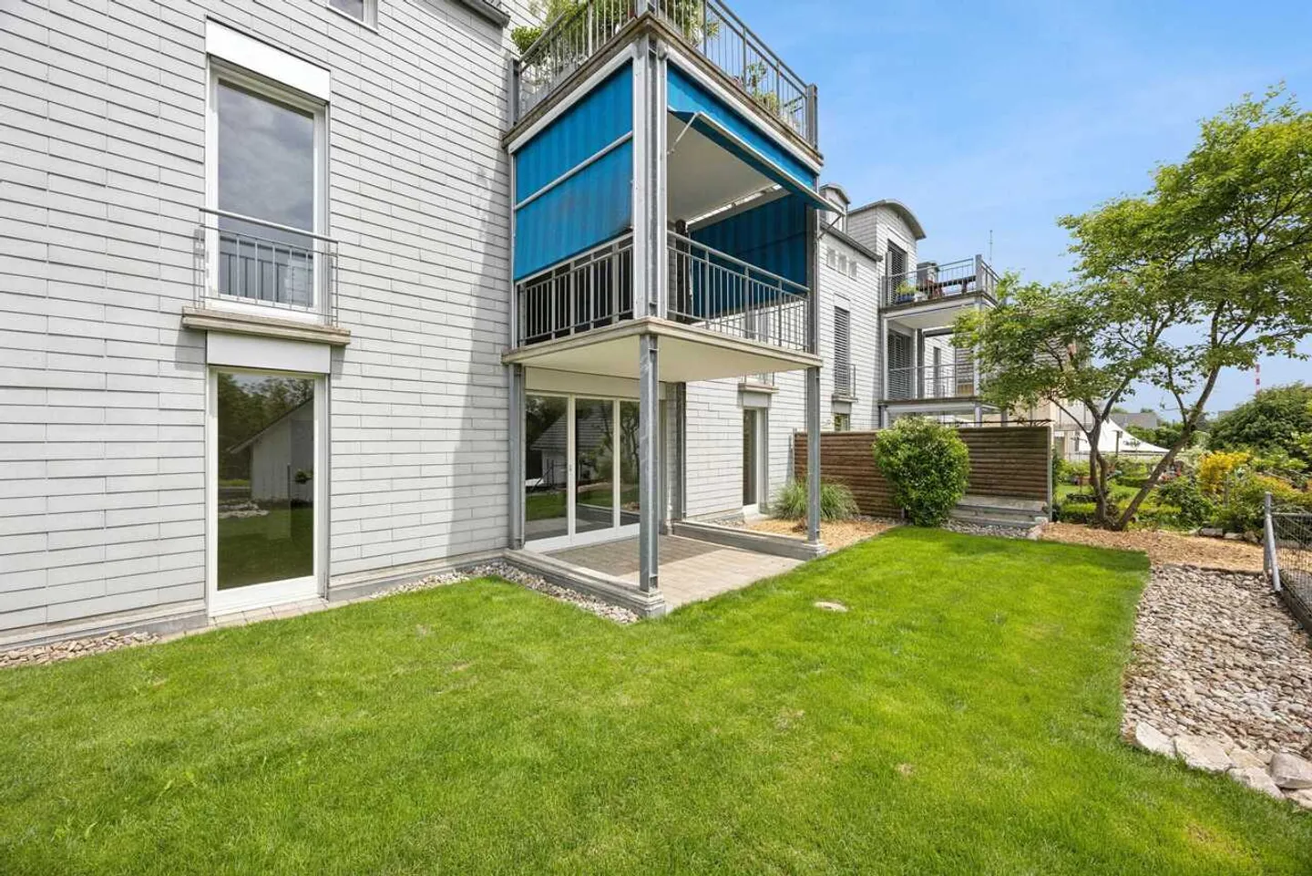 Grosszügige Gartenwohnung mit viel Licht – Wohnen im Einklang mit der Natur - Foto 12 von 13