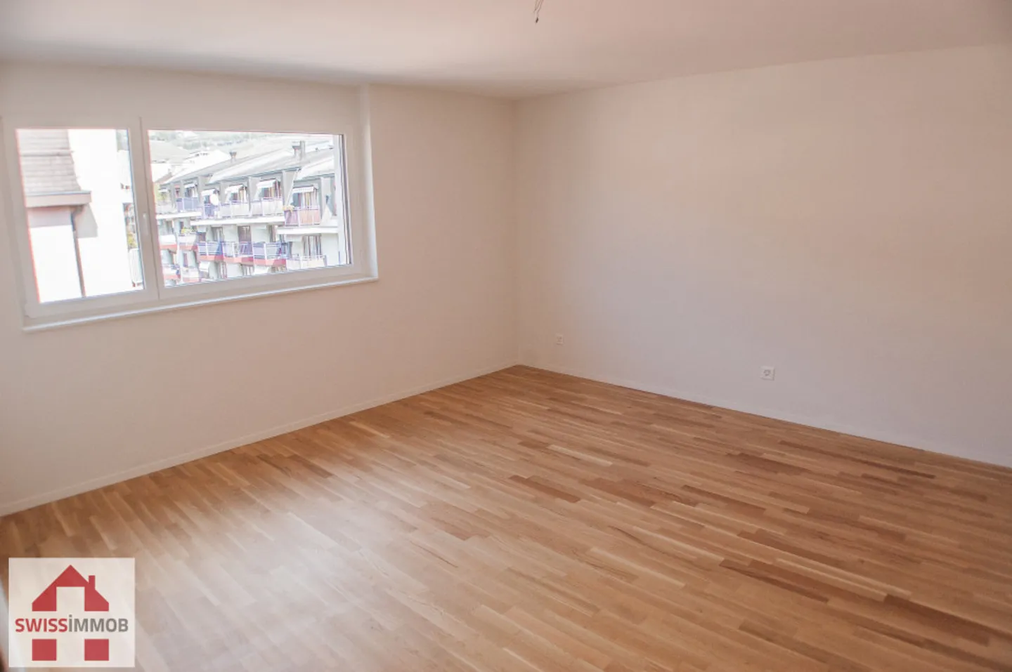 Modern Apartment with Lake View - Photo 3 of 8