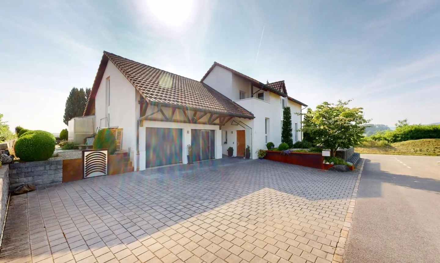 Bellissima casa unifamiliare con 250m2 di superficie abitabile, piscina, spa e giardino d'inverno - Foto 2 di 13