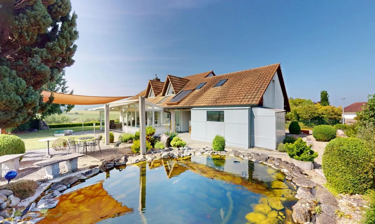 Bellissima casa unifamiliare con 250m2 di superficie abitabile, piscina, spa e giardino d'inverno - Foto 3 di 13