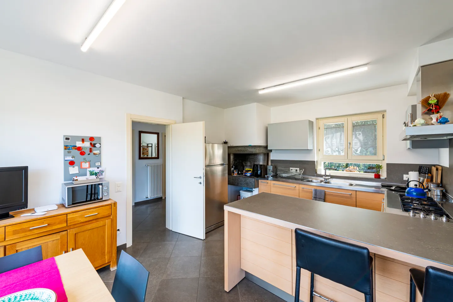 Villa in posizione dominante con vista lago - Foto 7 di 10