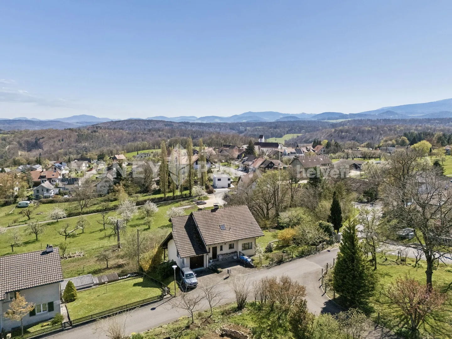 Attraente casa unifamiliare di 5,5 stanze con terrazza e balcone - Foto 1 di 9