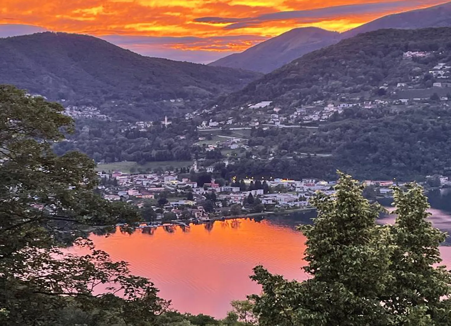 Villa in posizione dominante con vista lago - Foto 10 di 10