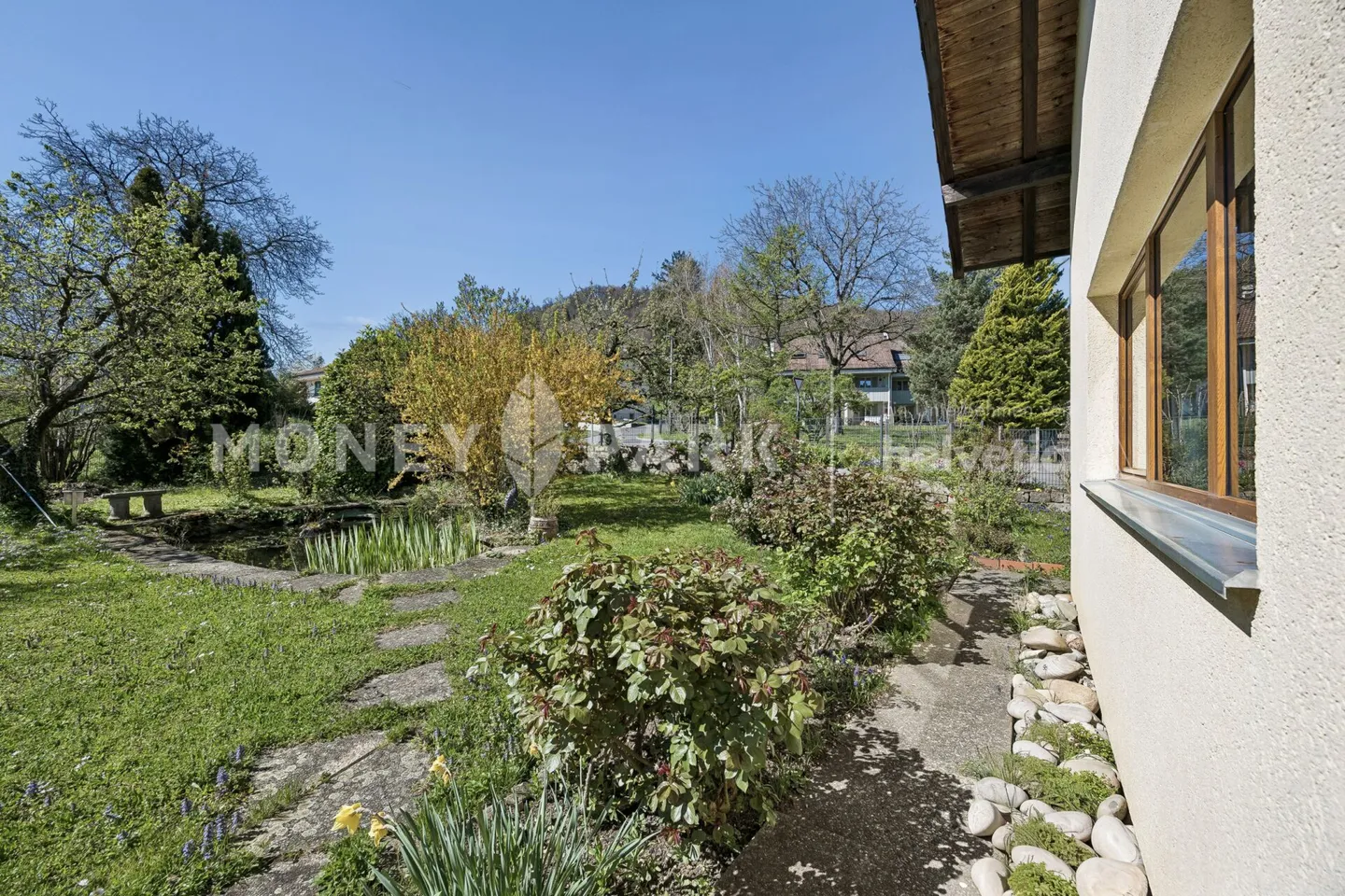Attraente casa unifamiliare di 5,5 stanze con terrazza e balcone - Foto 8 di 9