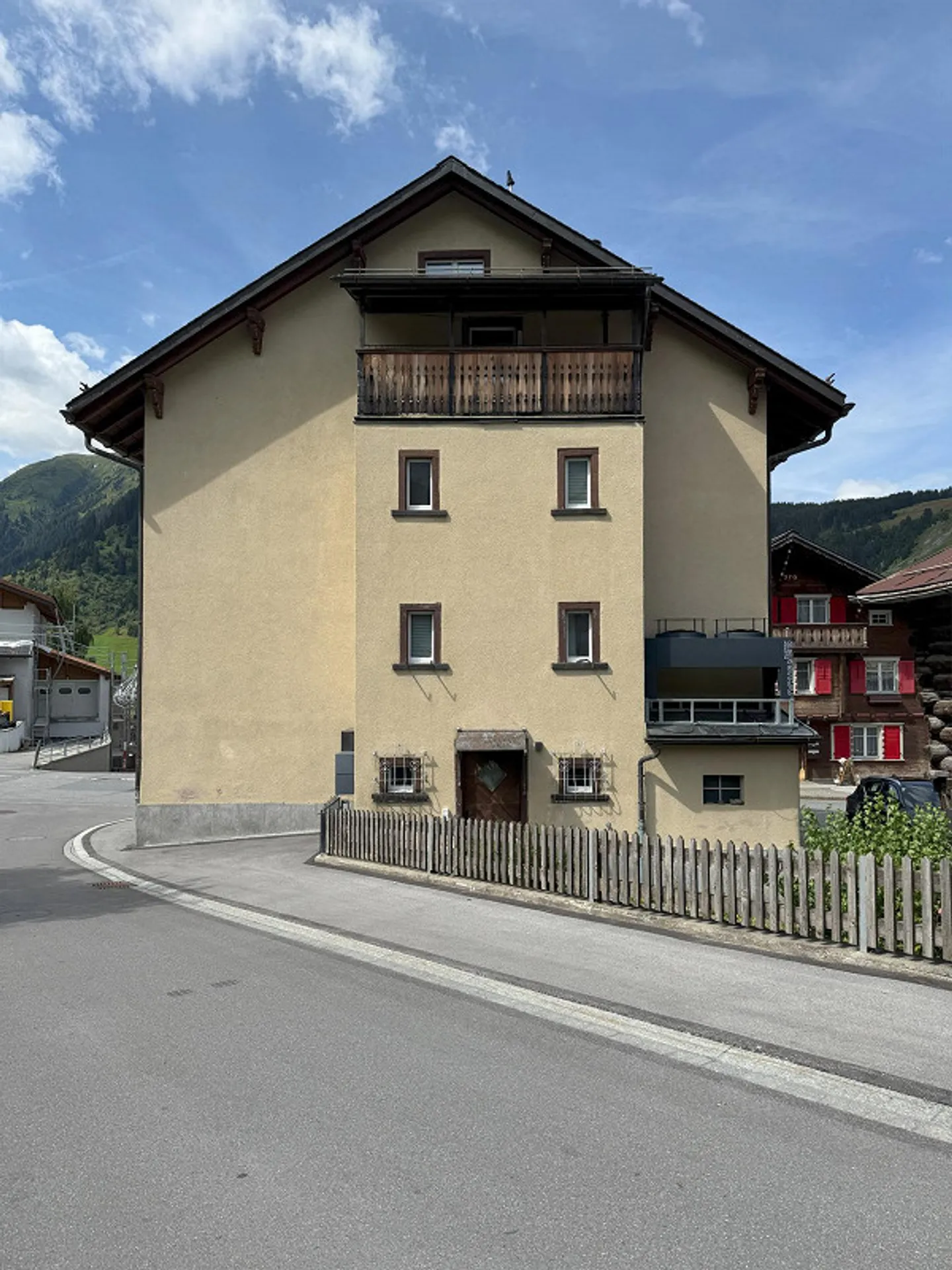 Mehrfamilienhaus in Curaglia - Foto 17 von 18