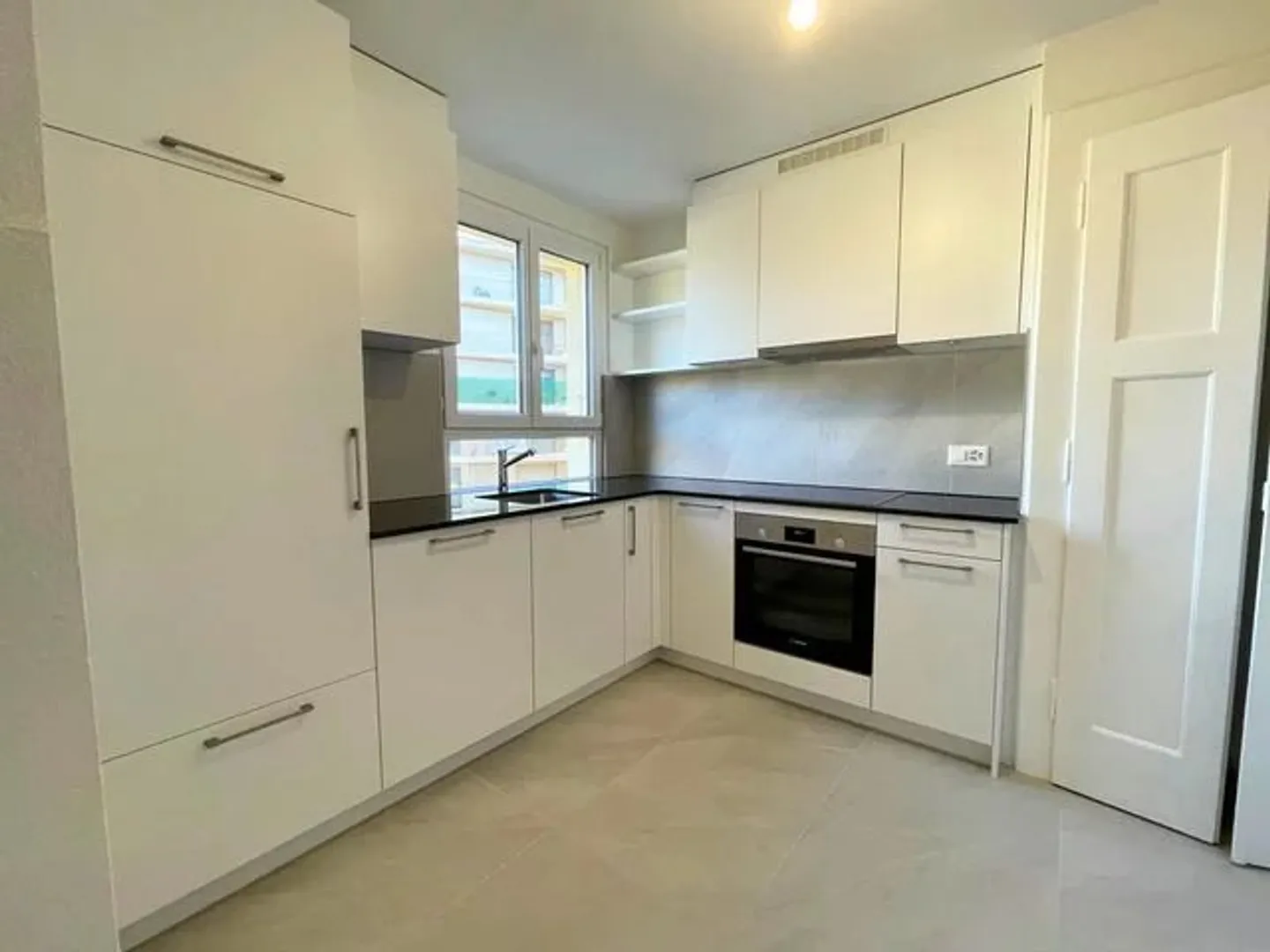 Renovated Apartment - 2.5 Rooms on the 2nd Floor - Photo 1 of 6