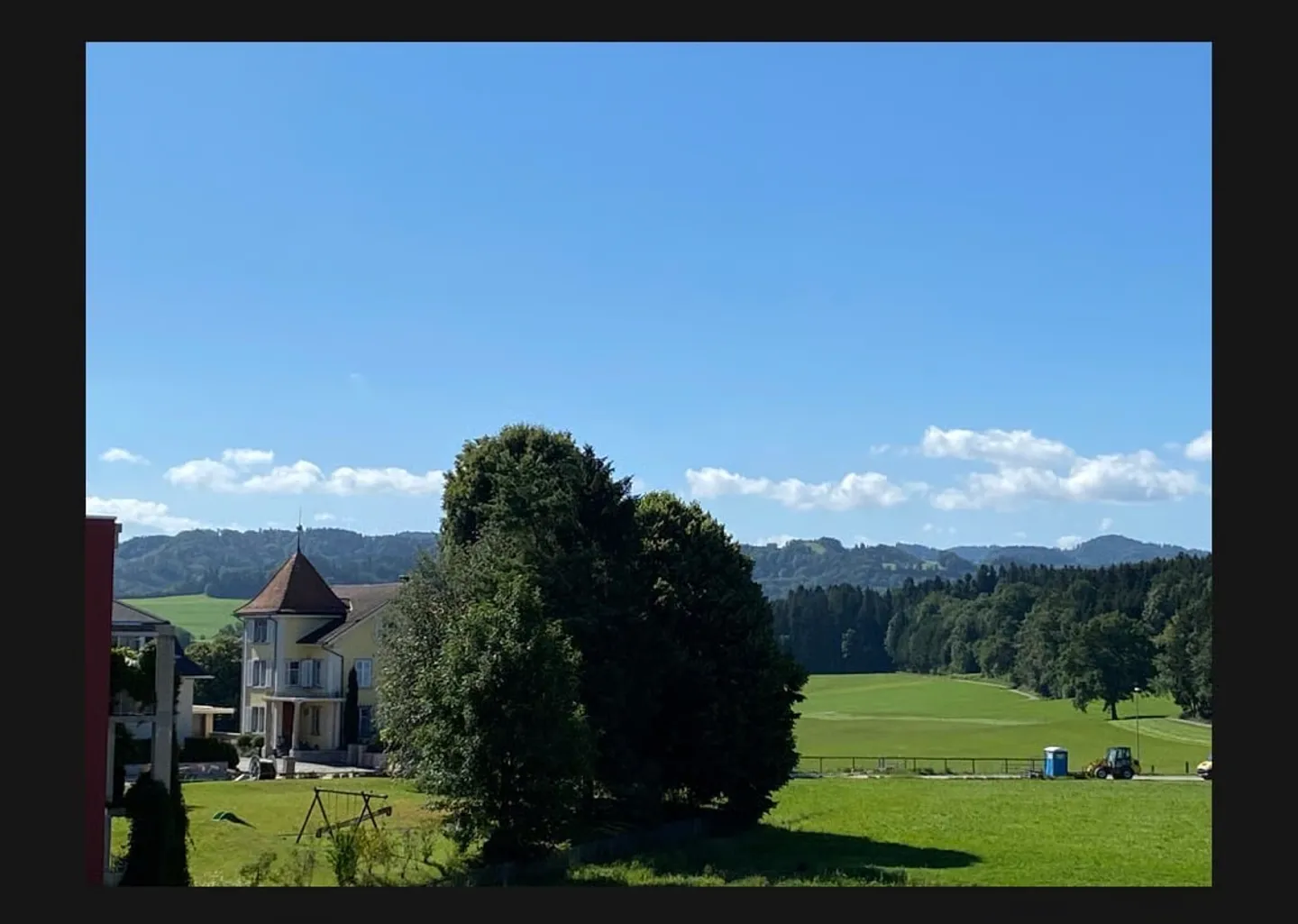 Moderno appartamento con 2 camere da letto con balcone e vista mozzafiato a Eschlikon - Foto 3 di 12