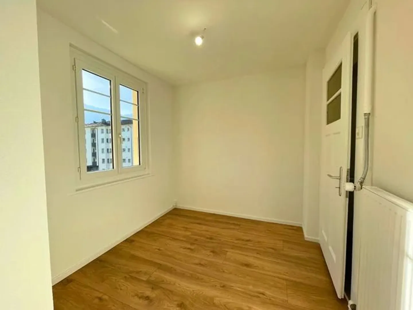 Renovated Apartment - 2.5 Rooms on the 2nd Floor - Photo 5 of 6