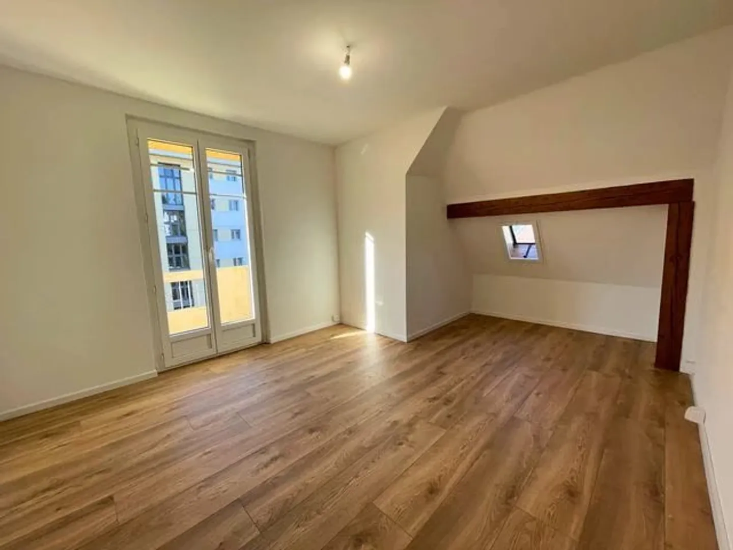 Renovated Apartment - 2.5 Rooms on the 2nd Floor - Photo 2 of 6