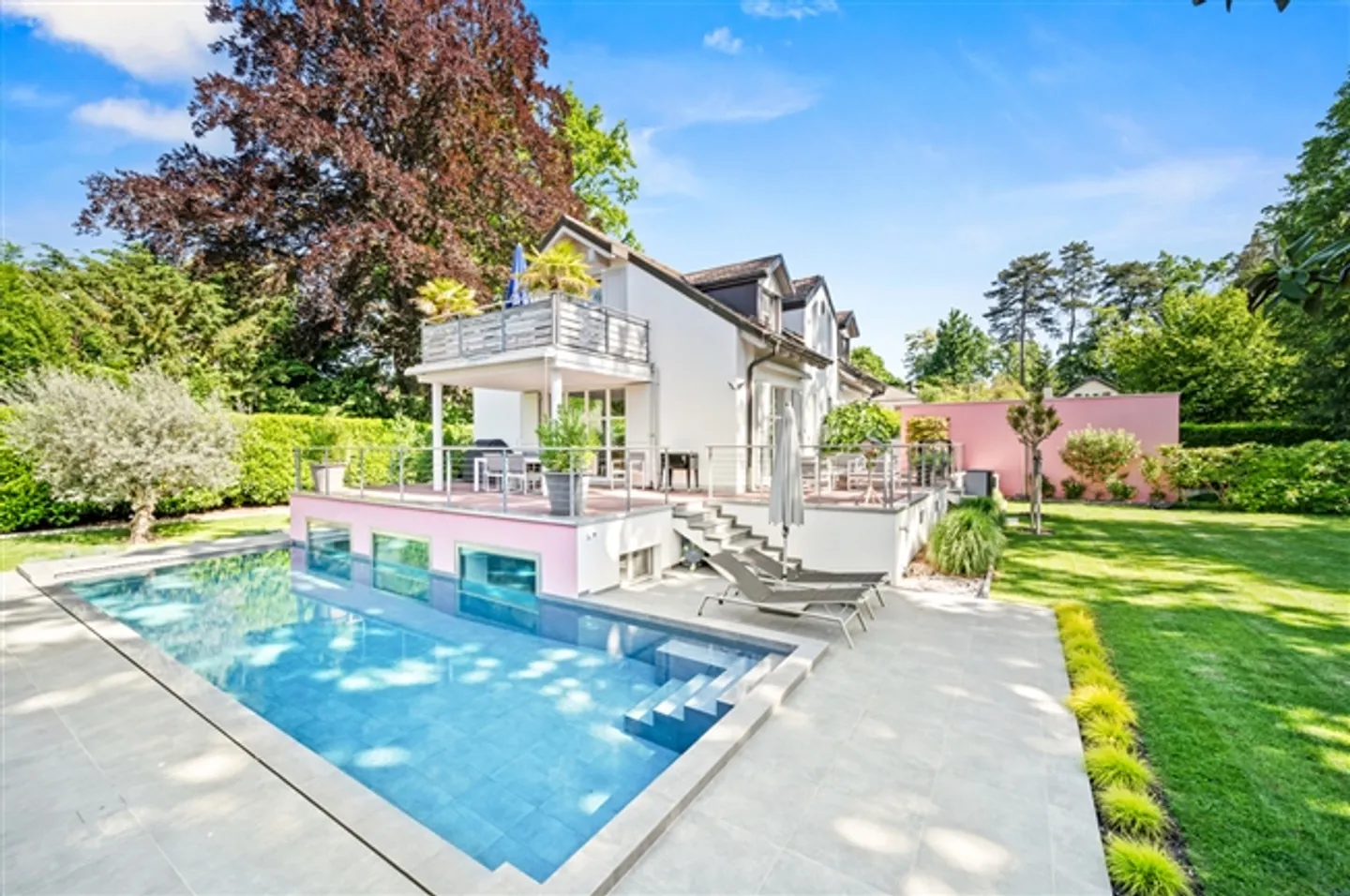 Beautiful single-family house with swimming pool in the heart of Chêne-Bougeries - Photo 1 of 5