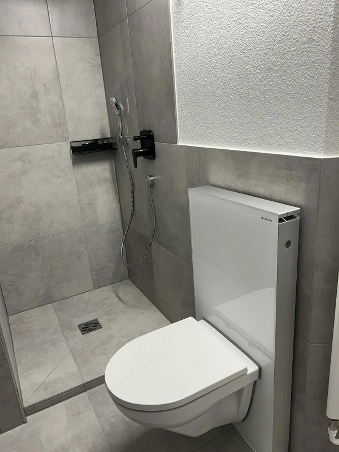 3 Room Apartment - Photo 3 of 11