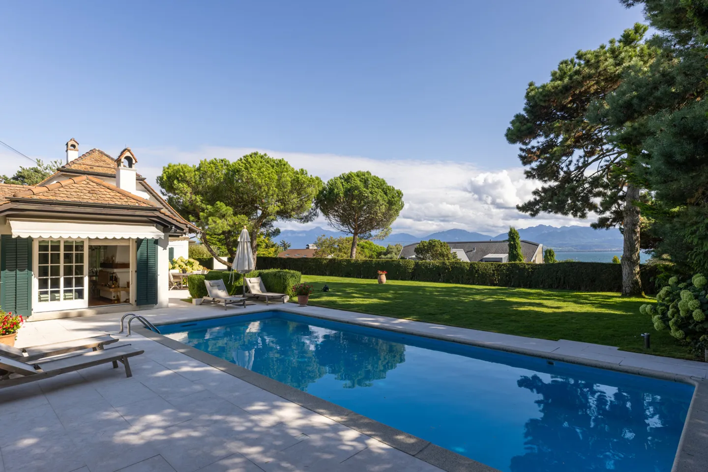 Schönes Anwesen mit beheiztem Pool und privatem Strand - Foto 3 von 9