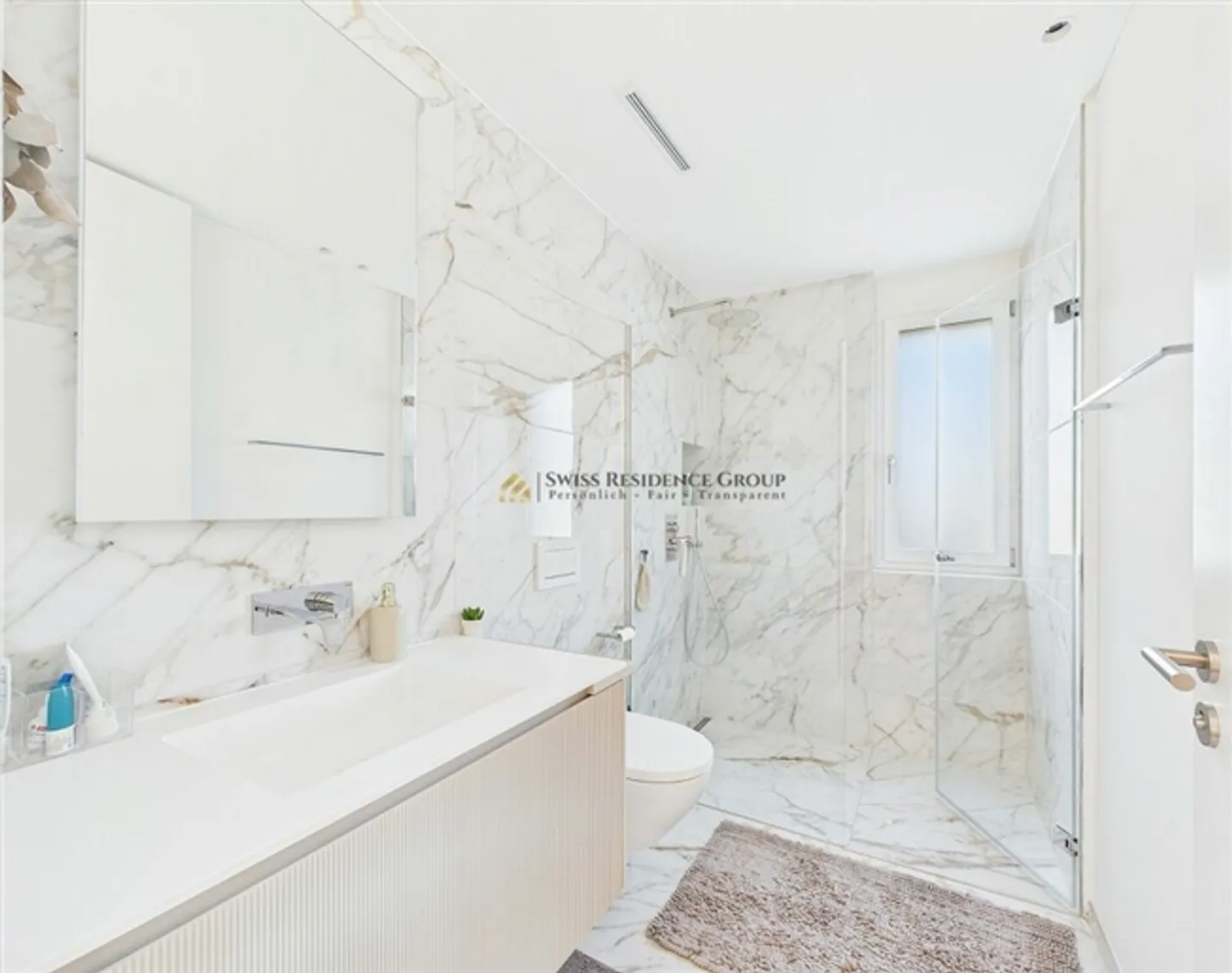 Luxury Meets Modern - Photo 10 of 17