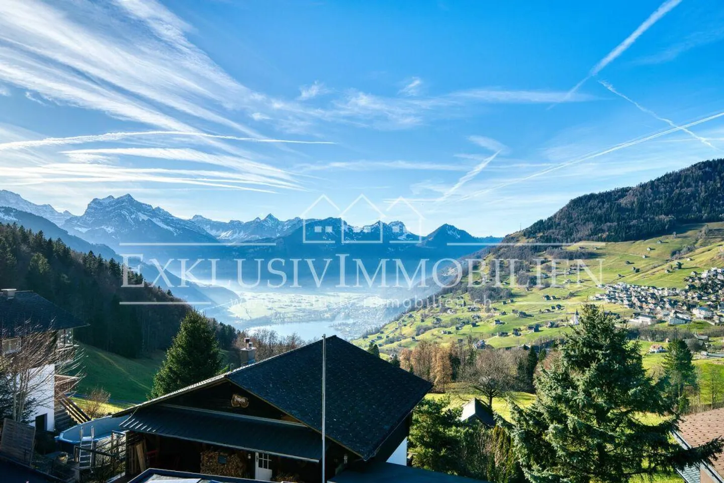 Casa unifamiliare idilliaca con giardino d'inverno e vista mozzafiato sul lago Walensee - Foto 2 di 12