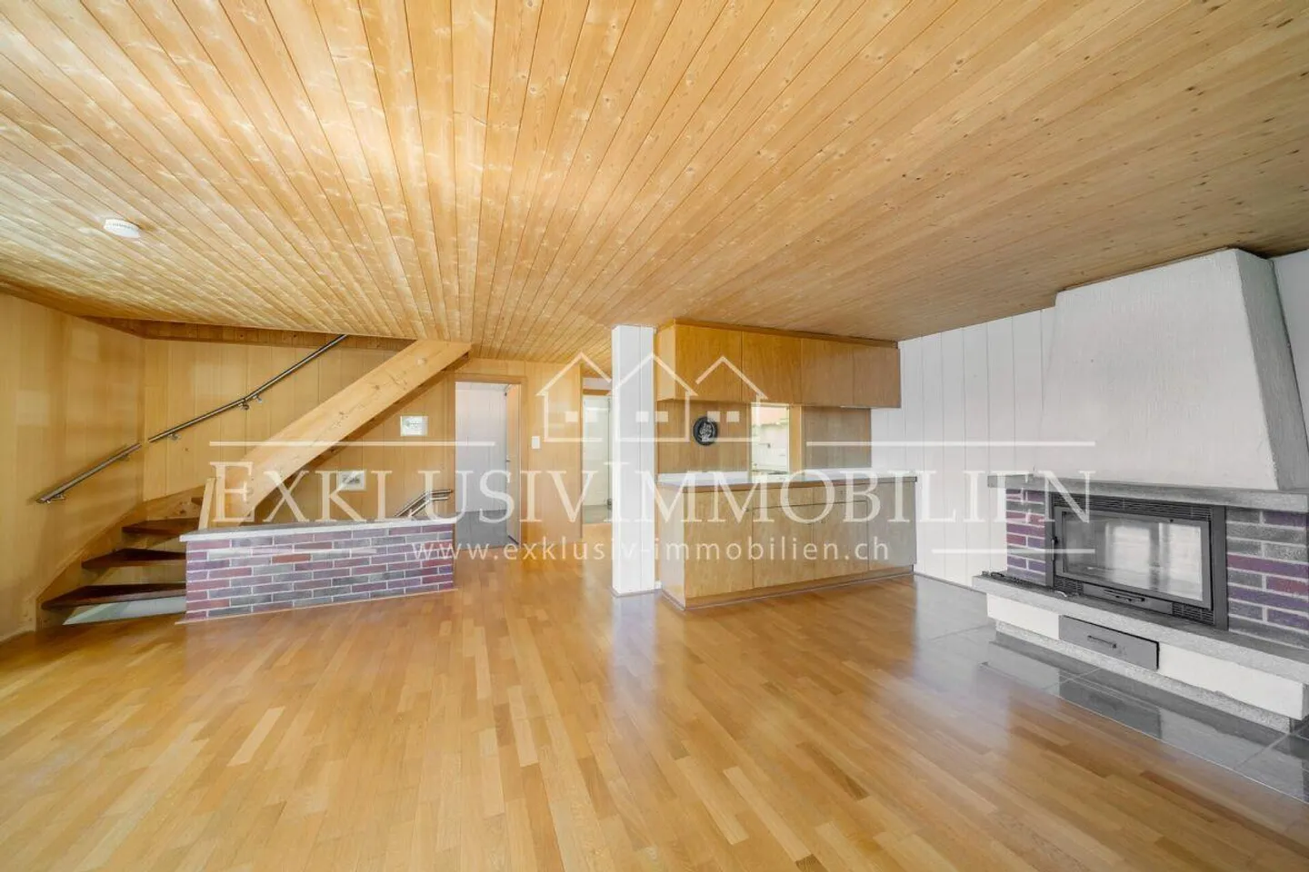 Casa unifamiliare idilliaca con giardino d'inverno e vista mozzafiato sul lago Walensee - Foto 3 di 12