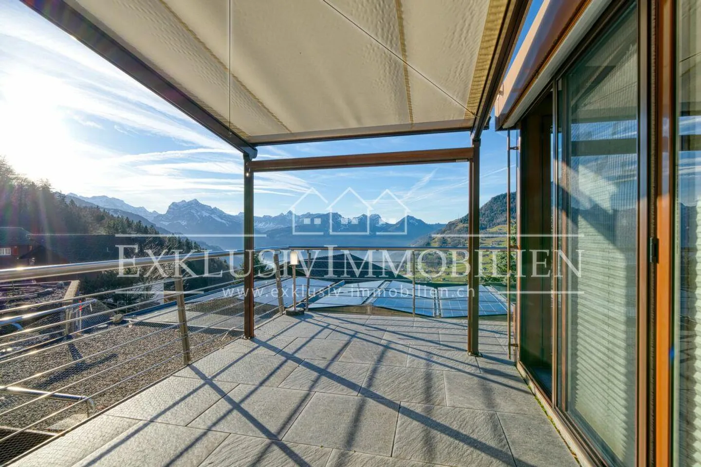 Casa unifamiliare idilliaca con giardino d'inverno e vista mozzafiato sul lago Walensee - Foto 5 di 12