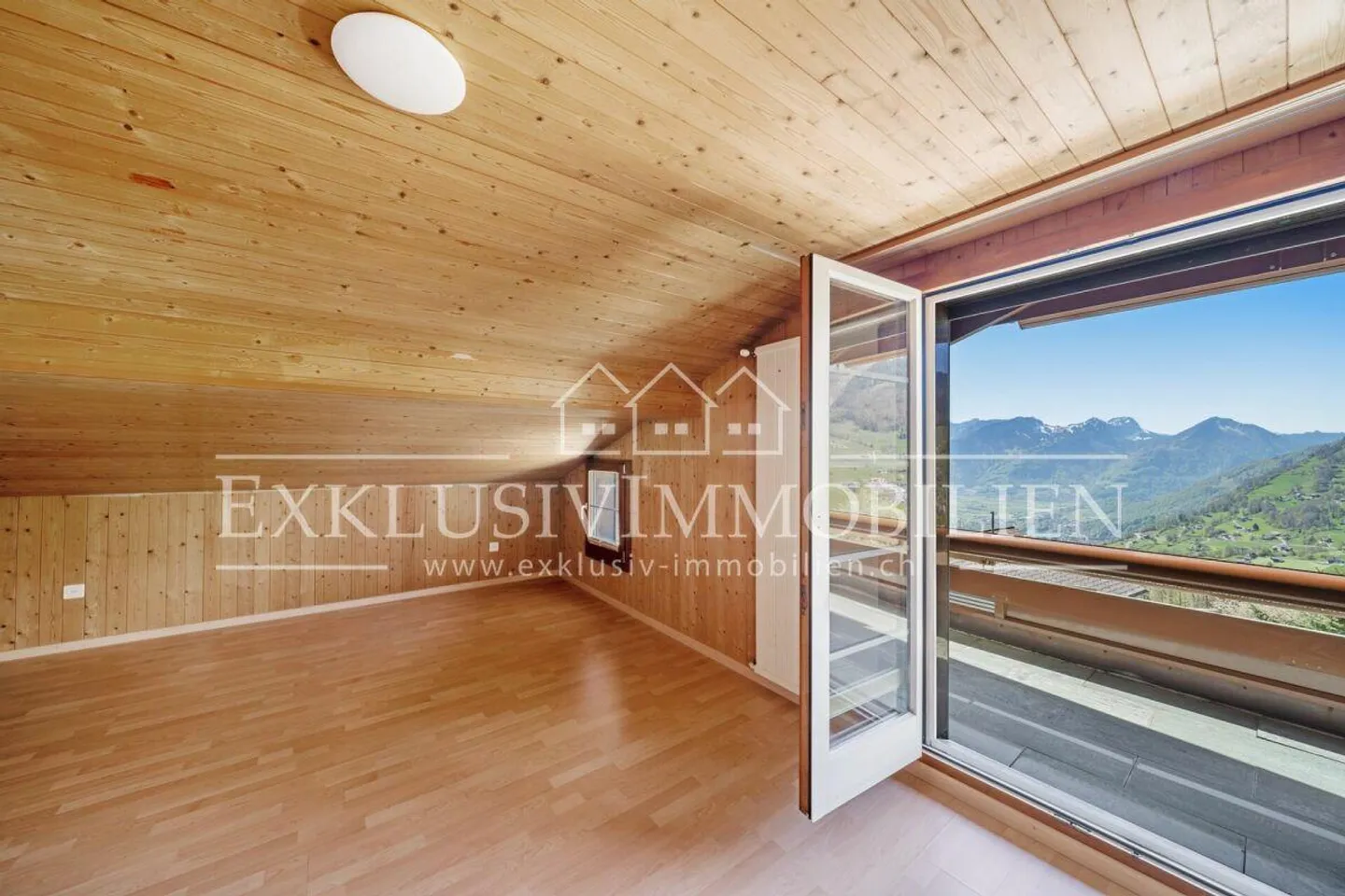 Casa unifamiliare idilliaca con giardino d'inverno e vista mozzafiato sul lago Walensee - Foto 11 di 12