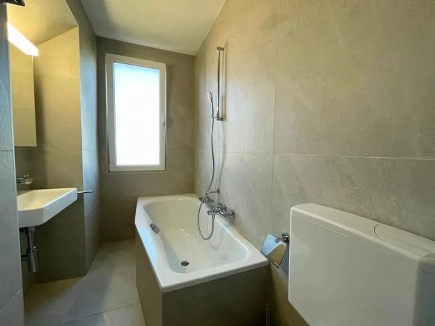 Appartamento completamente ristrutturato - 3,5 stanze al 1° piano - Foto 8 di 8