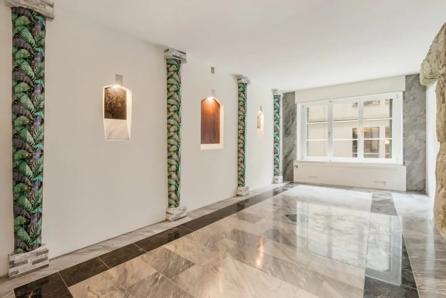 BIJOU RÉNOVÉ DANS LA VILLE ANCIENNE - Photo 2 sur 11