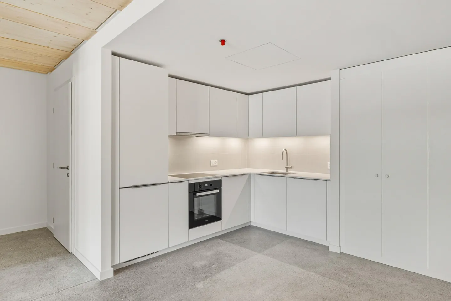 Luxury Apartments with Stunning Views - Photo 2 of 8