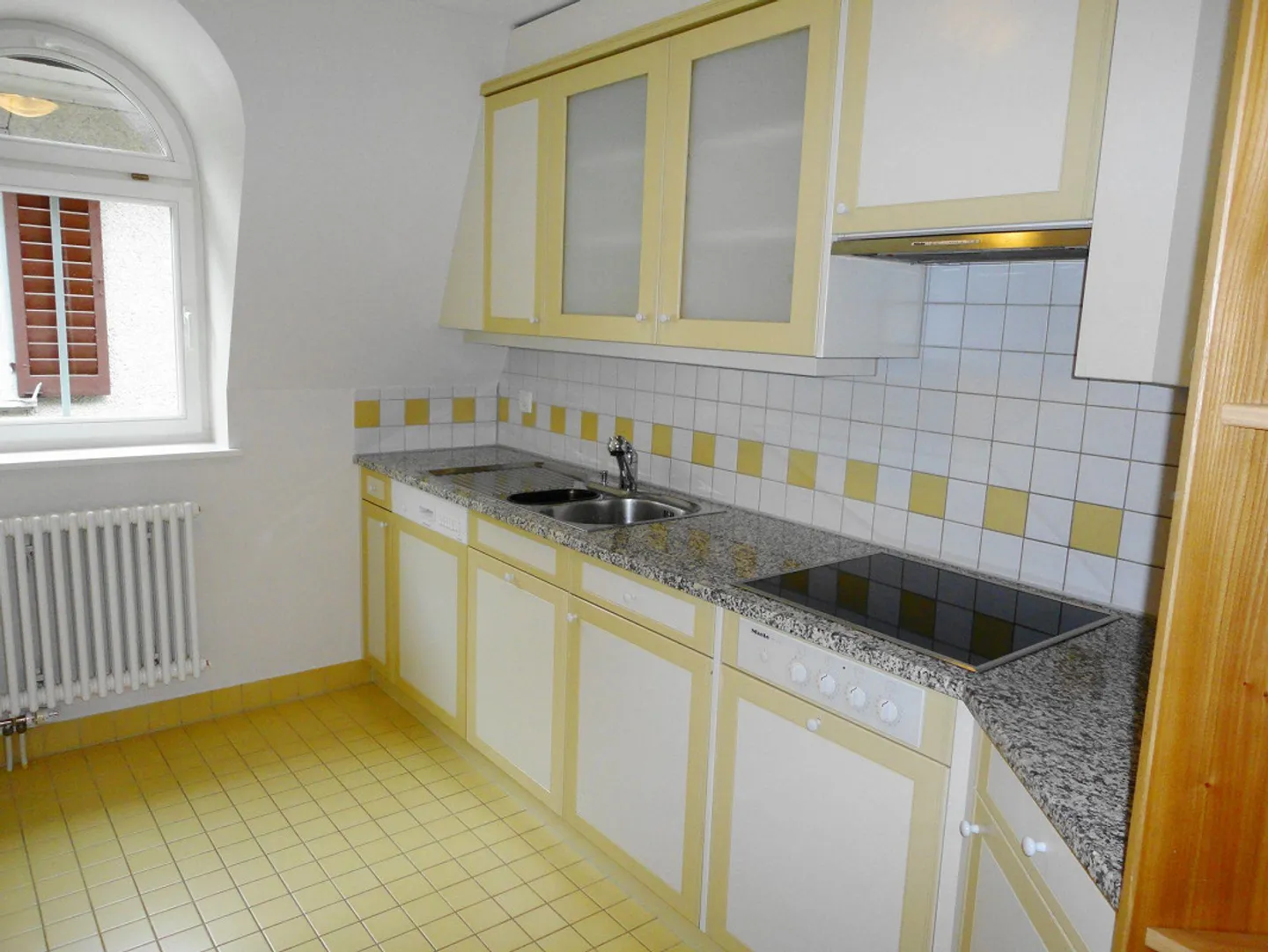 Living with Style - Beautiful 4.5 Room Apartment with Balcony - Photo 4 of 13