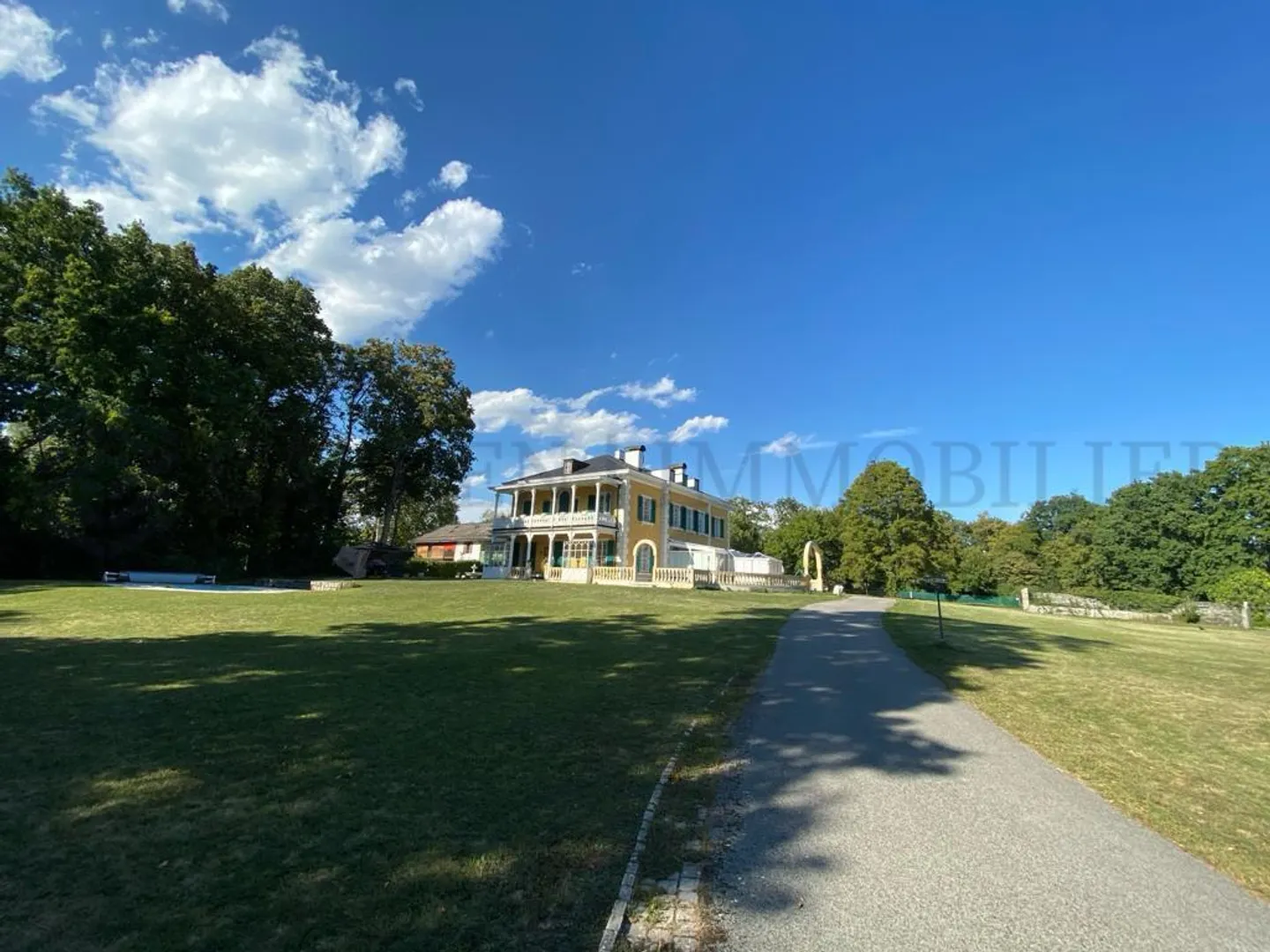 Prächtiges Herrenhaus aus dem 19. Jahrhundert - Foto 2 von 6