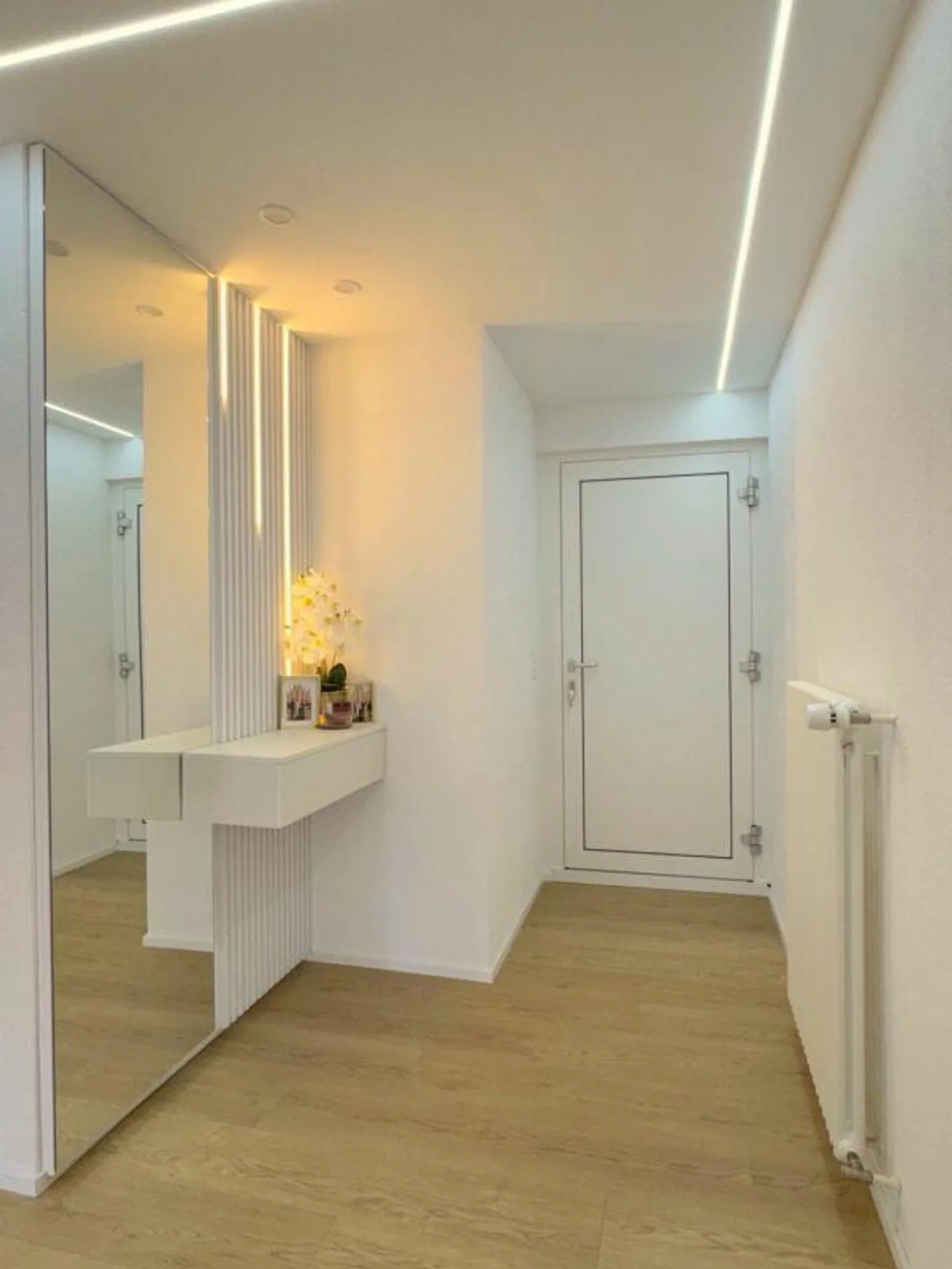 Completely renovated single-family home with fantastic views and optimal sunlight - Photo 7 of 18