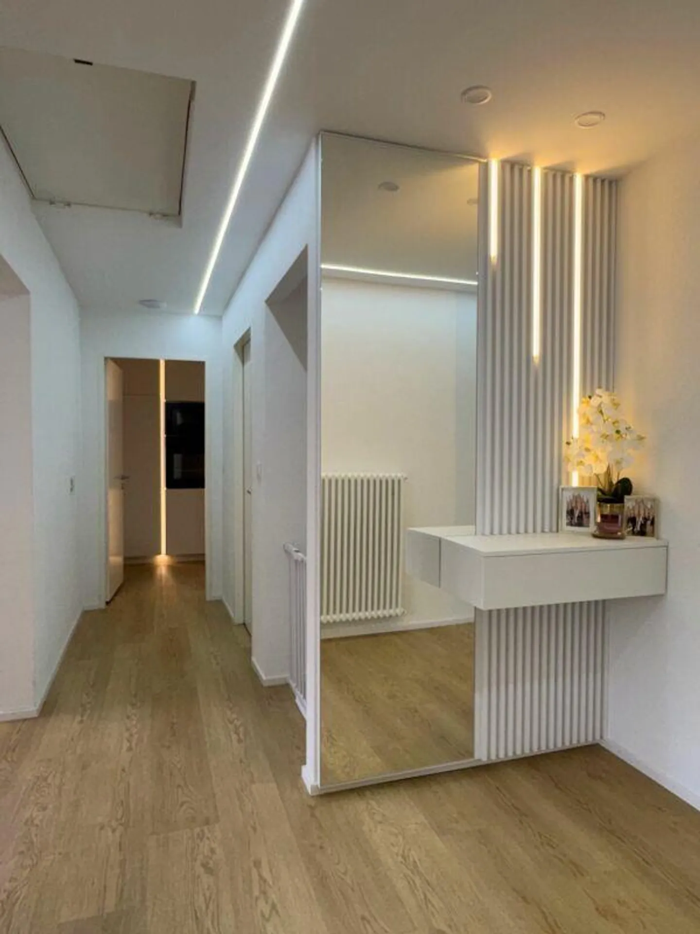 Completely renovated single-family home with fantastic views and optimal sunlight - Photo 8 of 18