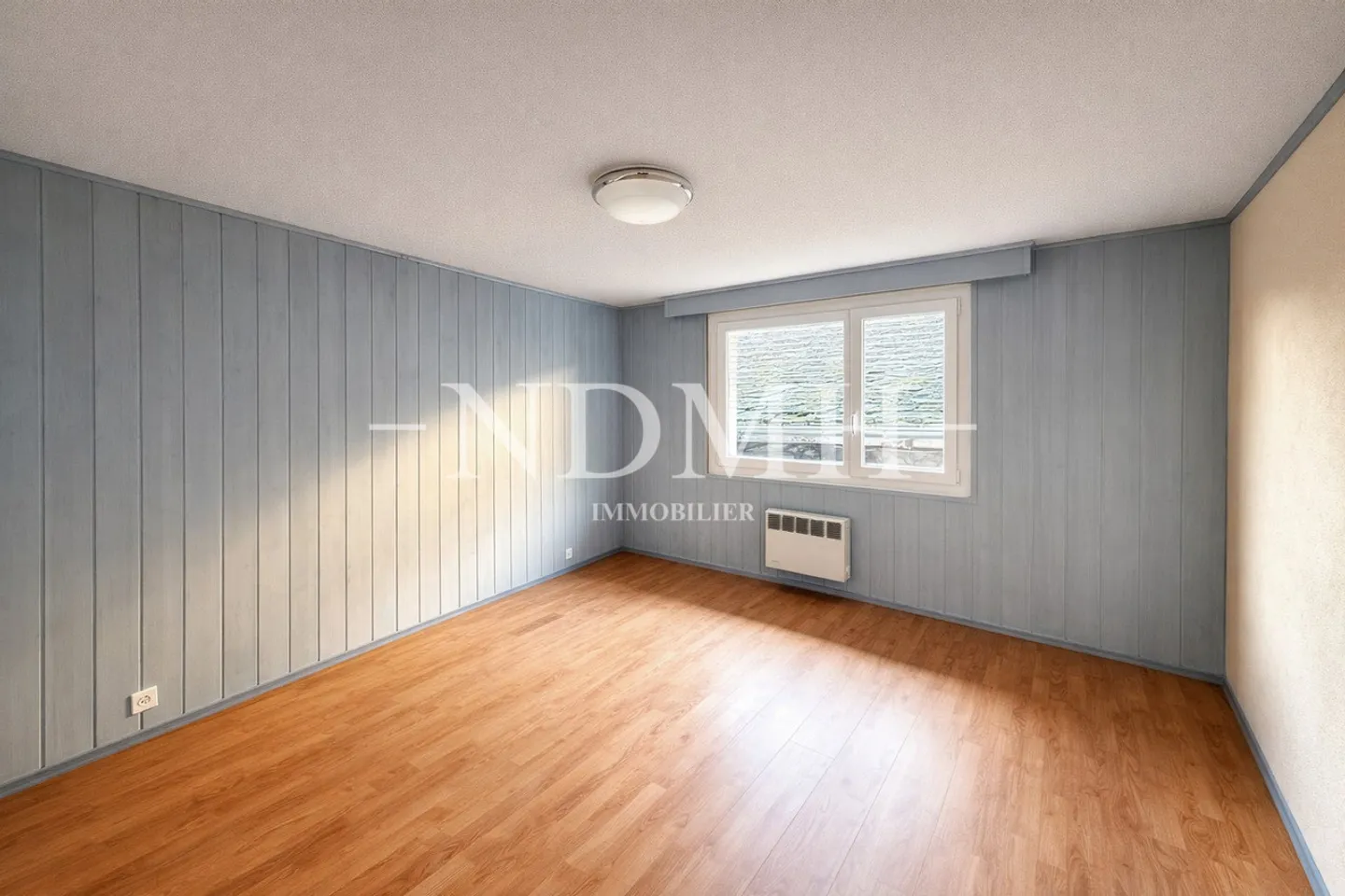 Appartement spacieux de 4,5 pièces au cœur du village - Photo 4 sur 8
