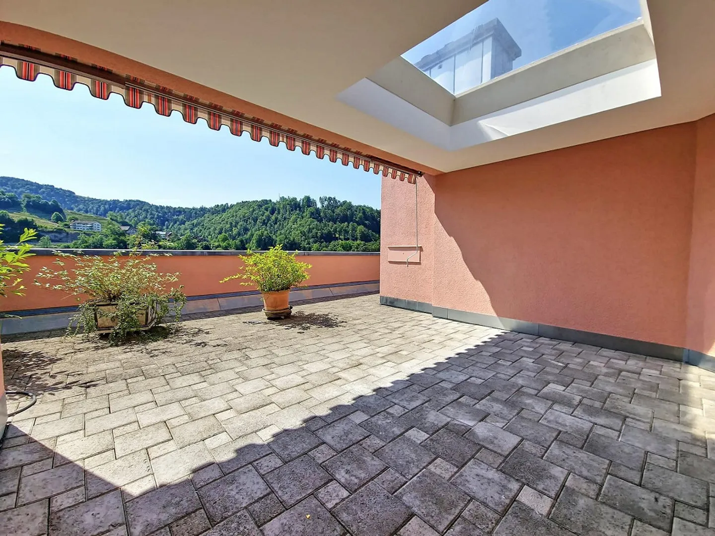 Appartamento accogliente di 5,5 stanze in affitto - Foto 4 di 11