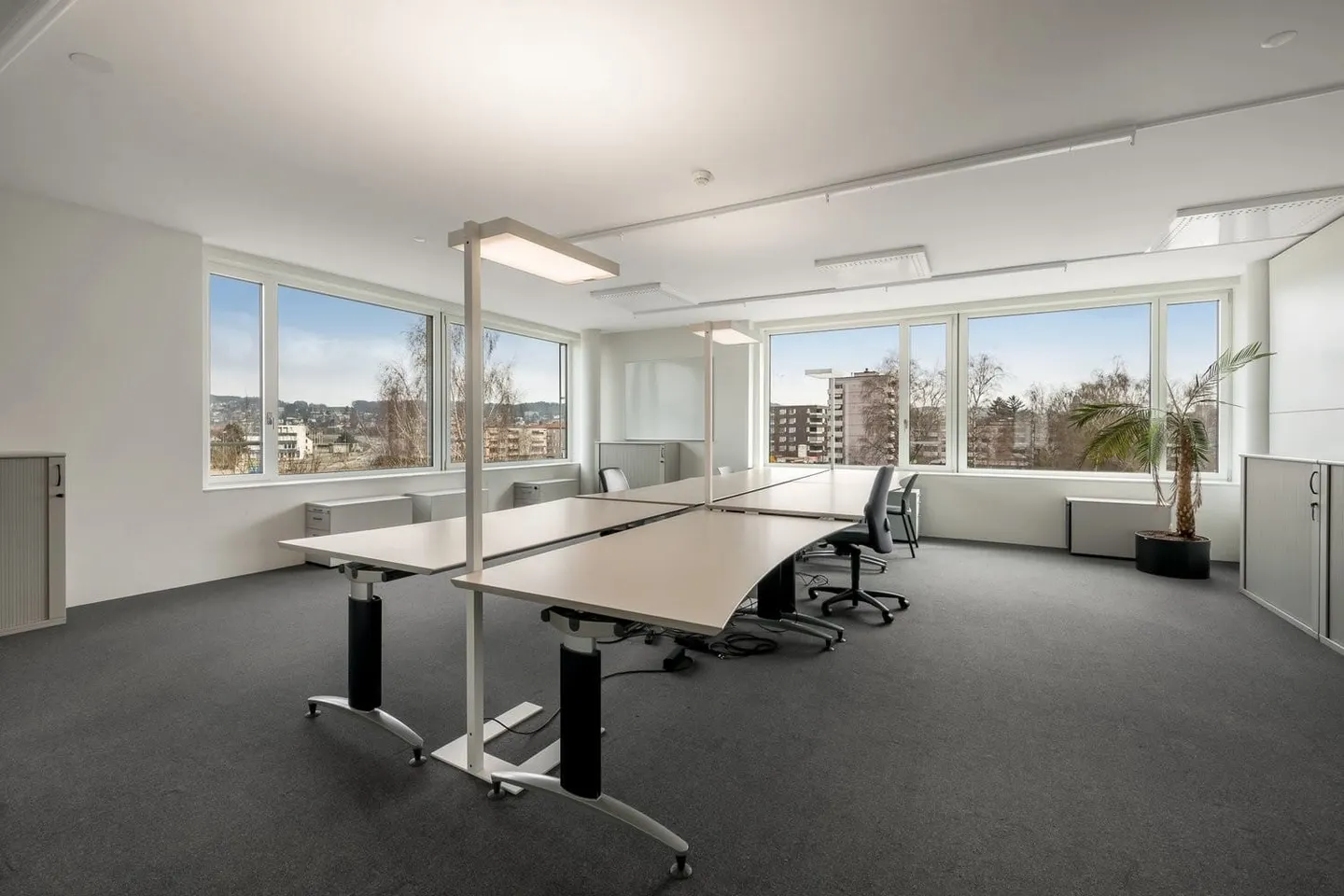 Espace de bureau agrandi d'environ 612 m² à Kloten, disponible immédiatement - Photo 3 sur 7