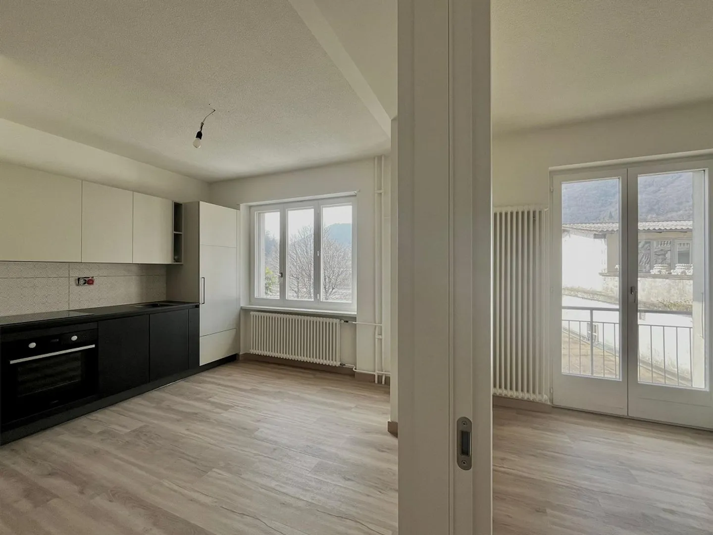 LAMONE - FOR RENT BRIGHT 2.5 ROOMS RENOVATED - Photo 4 of 9