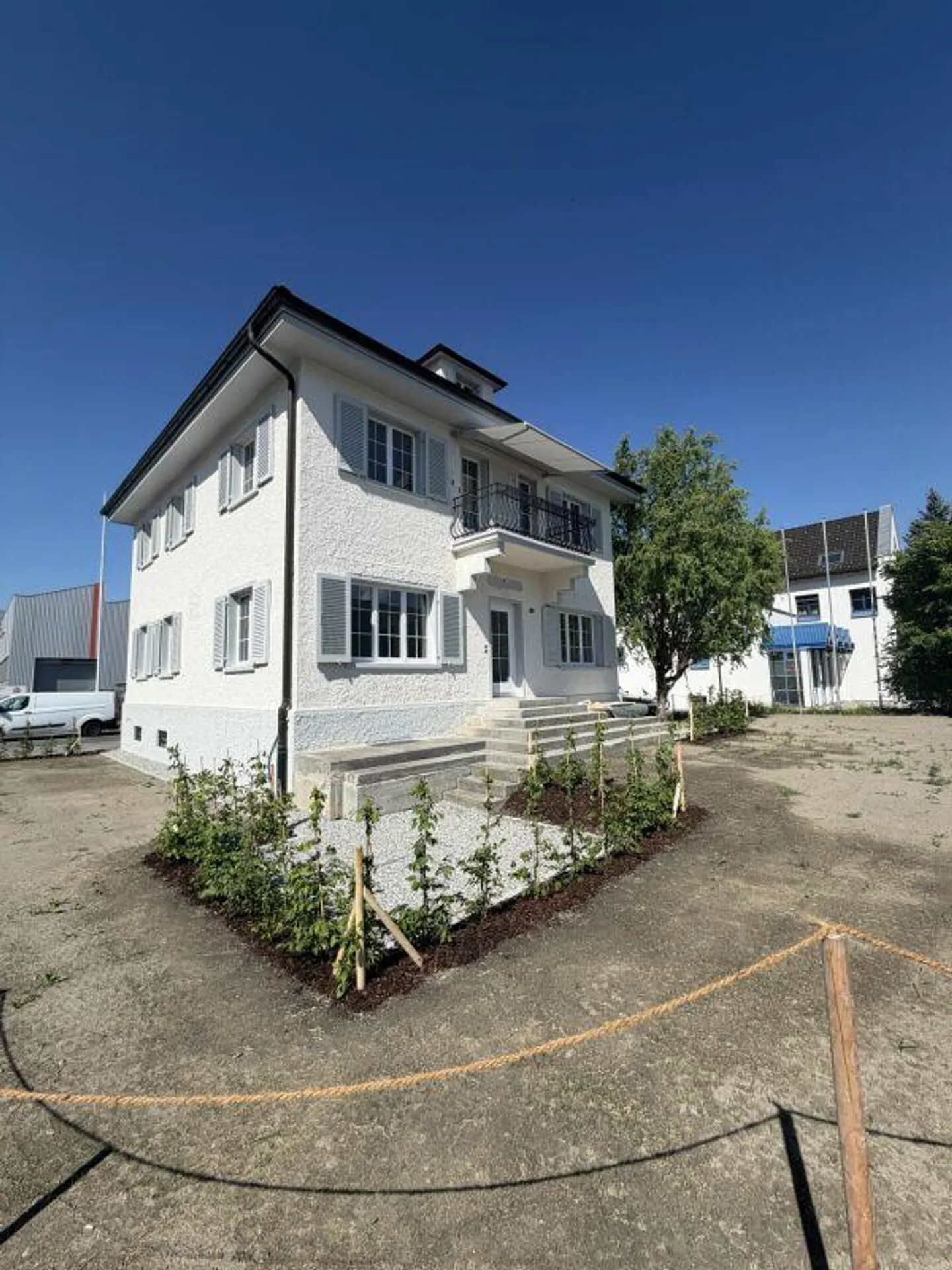 Moderne Villawohnung mit Garten - Foto 1 von 7