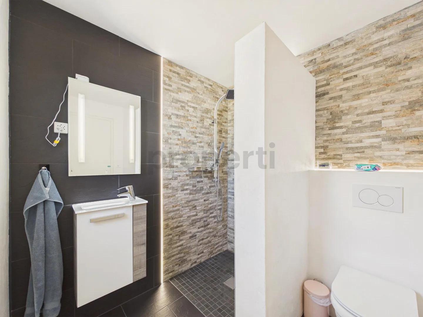 Modern 7.5-room single-family house with balcony, Au - Photo 11 of 14