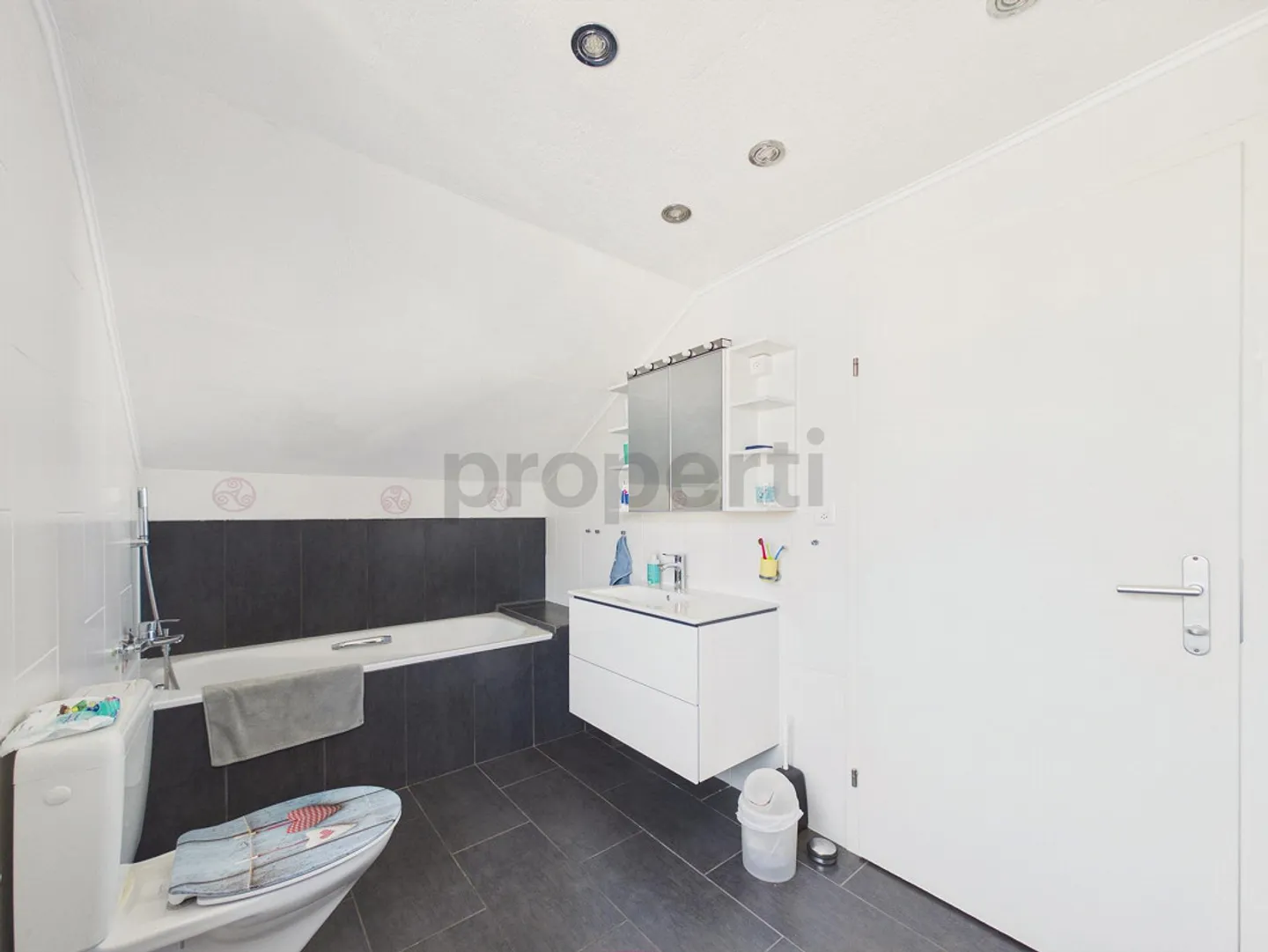 Modern 7.5-room single-family house with balcony, Au - Photo 12 of 14