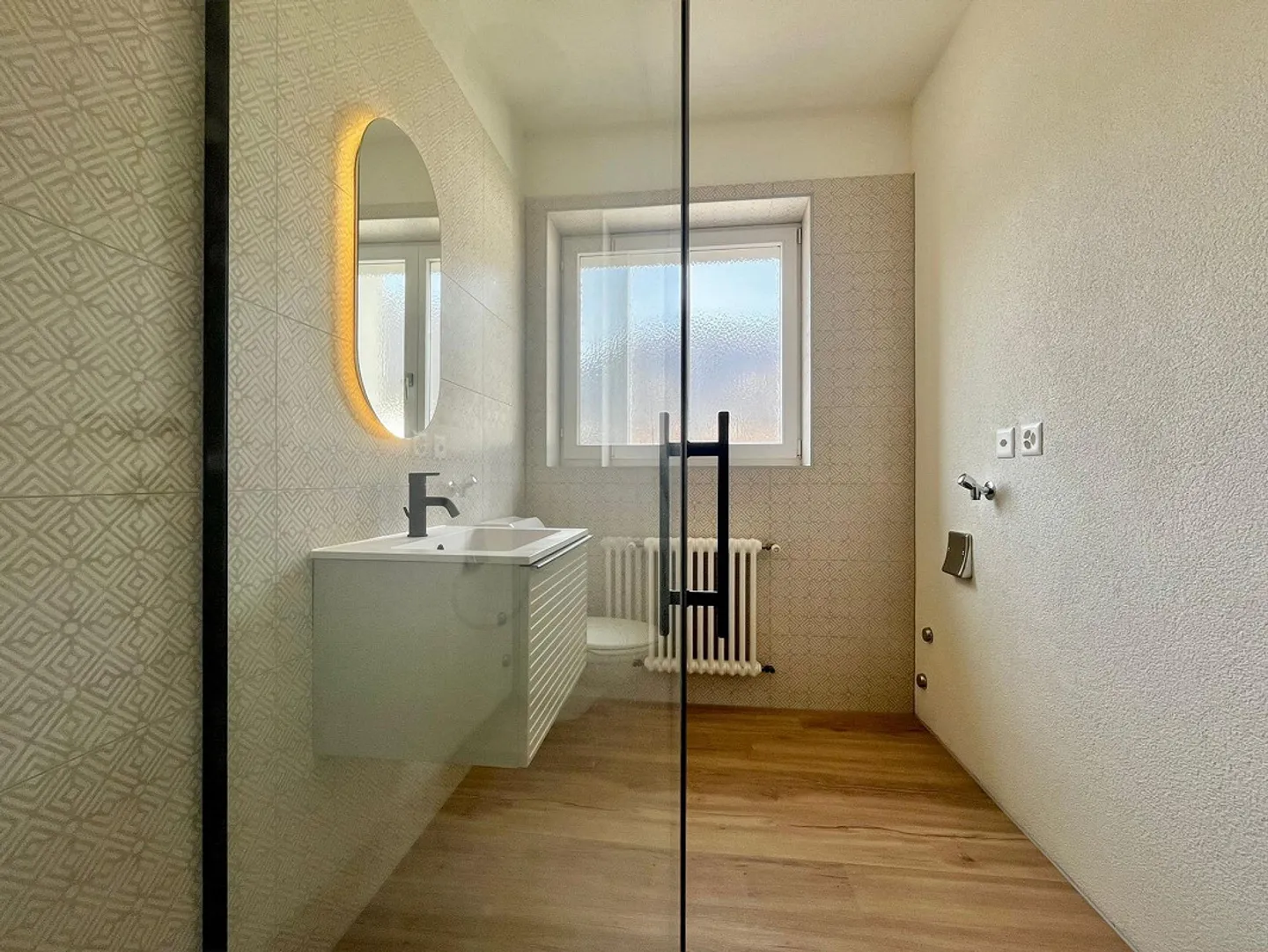 LAMONE - FOR RENT BRIGHT 2.5 ROOMS RENOVATED - Photo 6 of 9