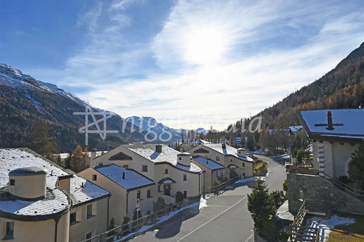 Sonnige Dachwohnung mit alpinem Flair und traumhafter Aussicht - Foto 5 von 8