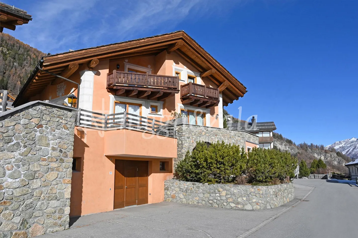 Sonnige Dachwohnung mit alpinem Flair und traumhafter Aussicht - Foto 8 von 8