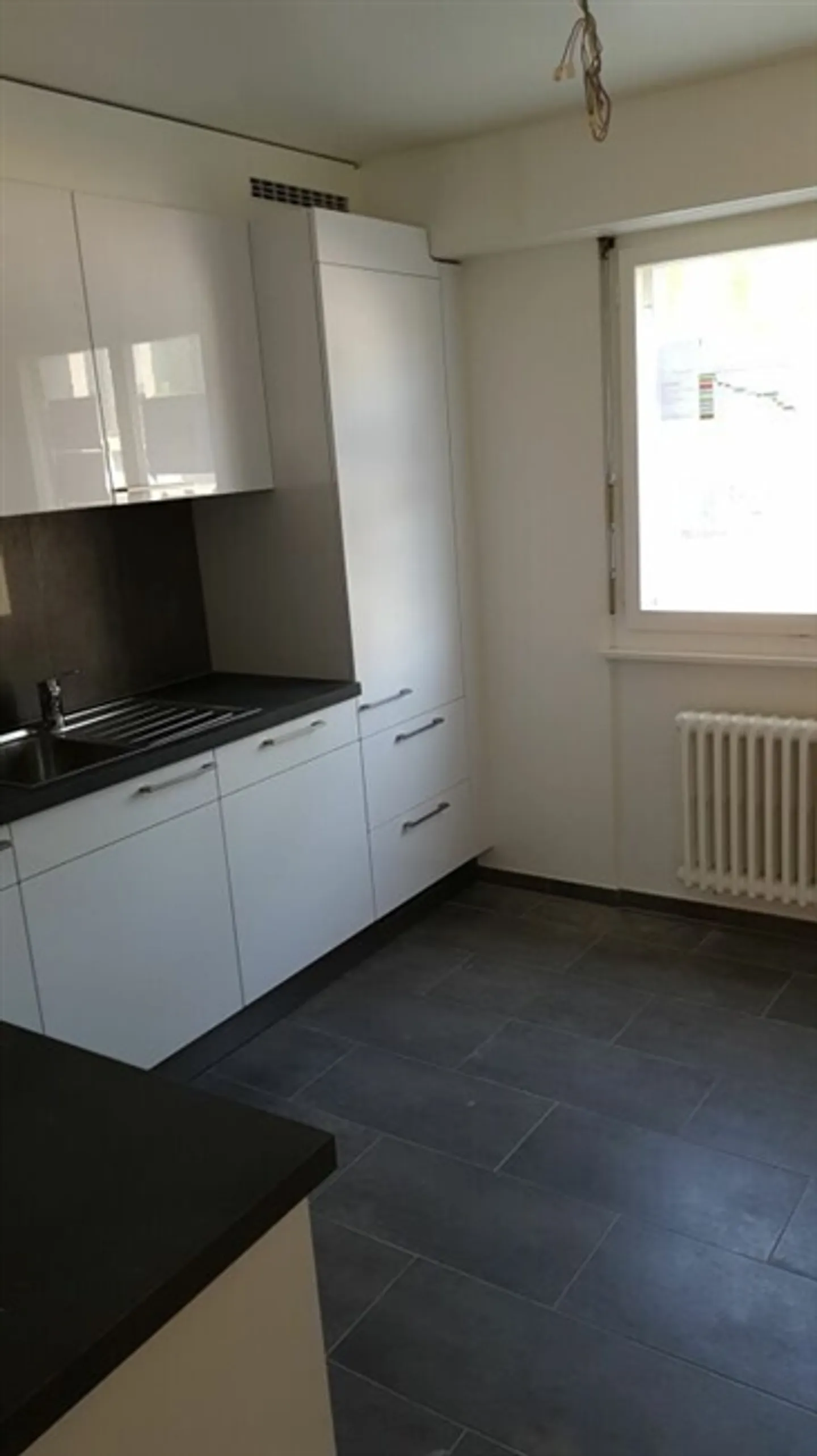 «Wunderschöne 4-Zimmer-Wohnung, 2024 in einer ruhigen Gegend renoviert!» - Foto 3 von 9