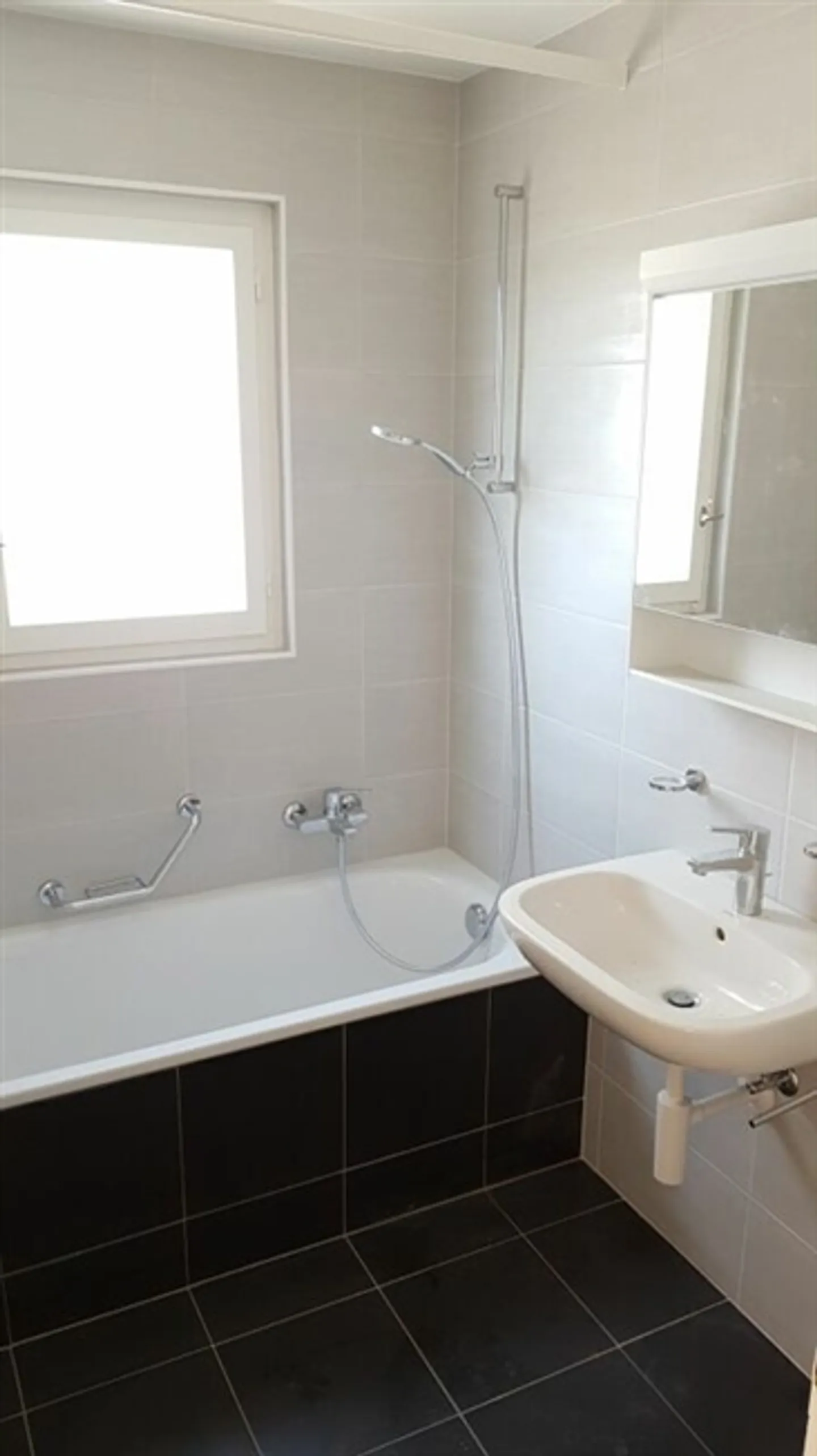 «Wunderschöne 4-Zimmer-Wohnung, 2024 in einer ruhigen Gegend renoviert!» - Foto 7 von 9