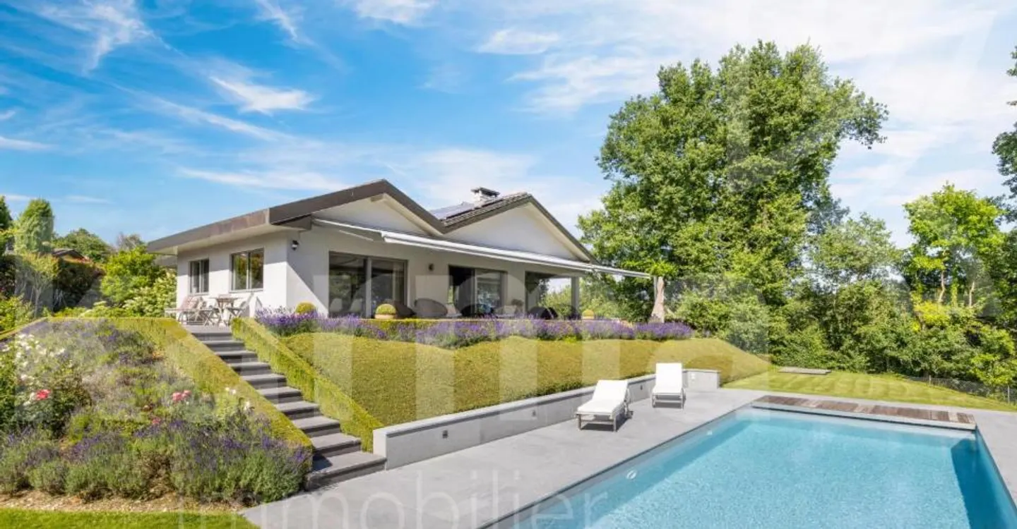 6-Zimmer-Haus - Foto 1 von 8