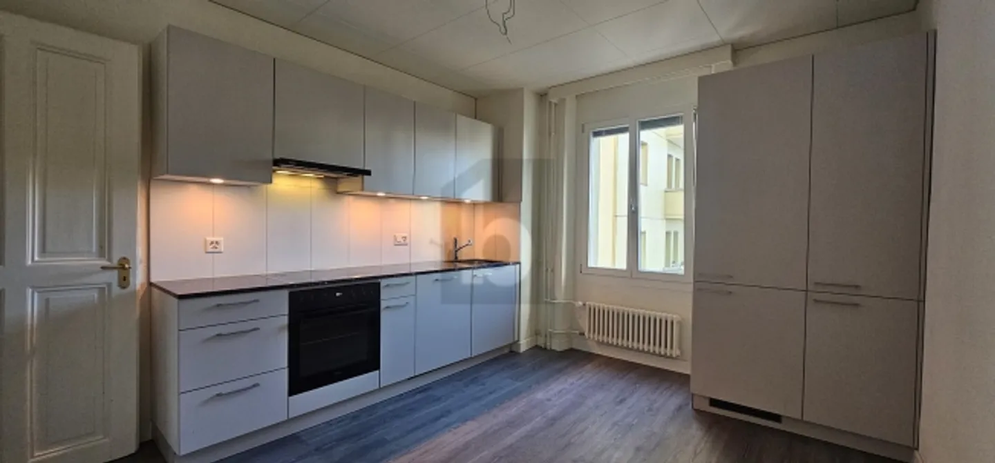 Ideale posizione sulla strada Pérolles - Foto 2 di 6