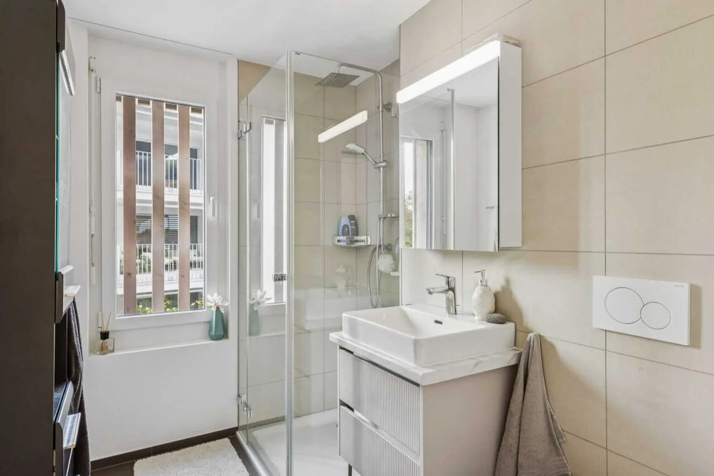 Exklusive 4.5-Zimmerwohnung mit Balkon und Blick ins Grüne - Foto 12 von 13