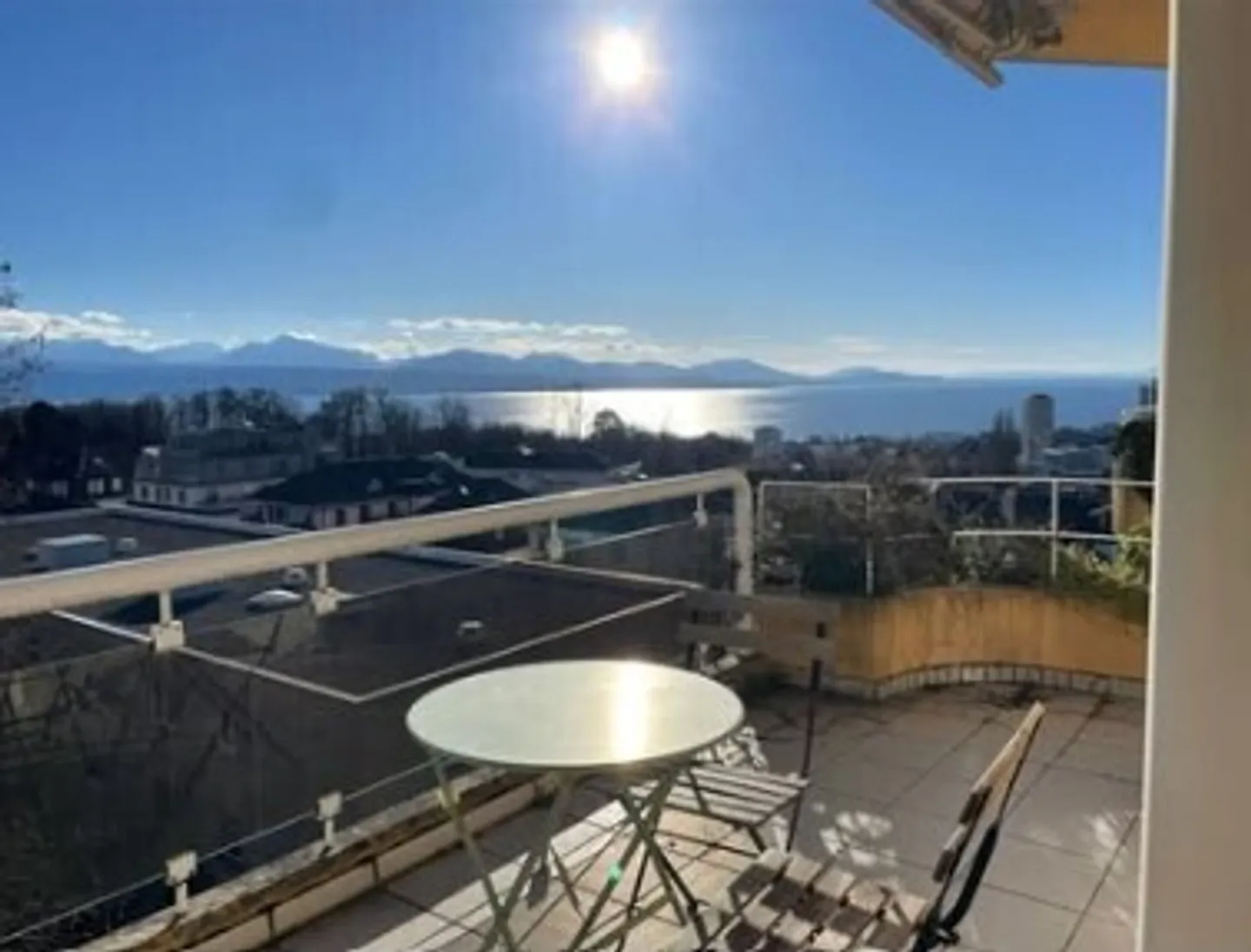 3-room apartment with stunning views of Lake Geneva - Quiet and well-served area - Photo 1 of 8