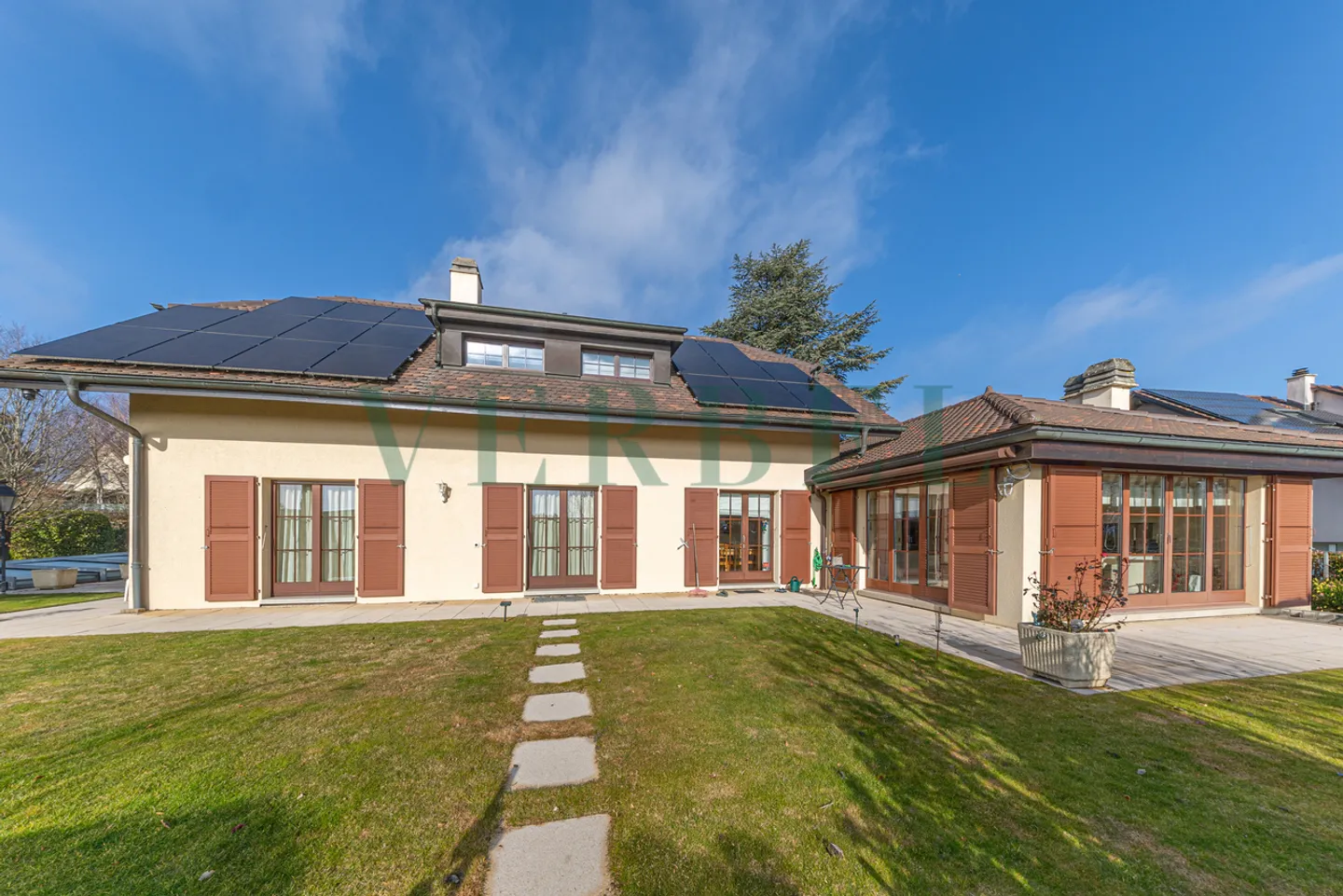 Magnifica casa familiare con piscina - Foto 2 di 13