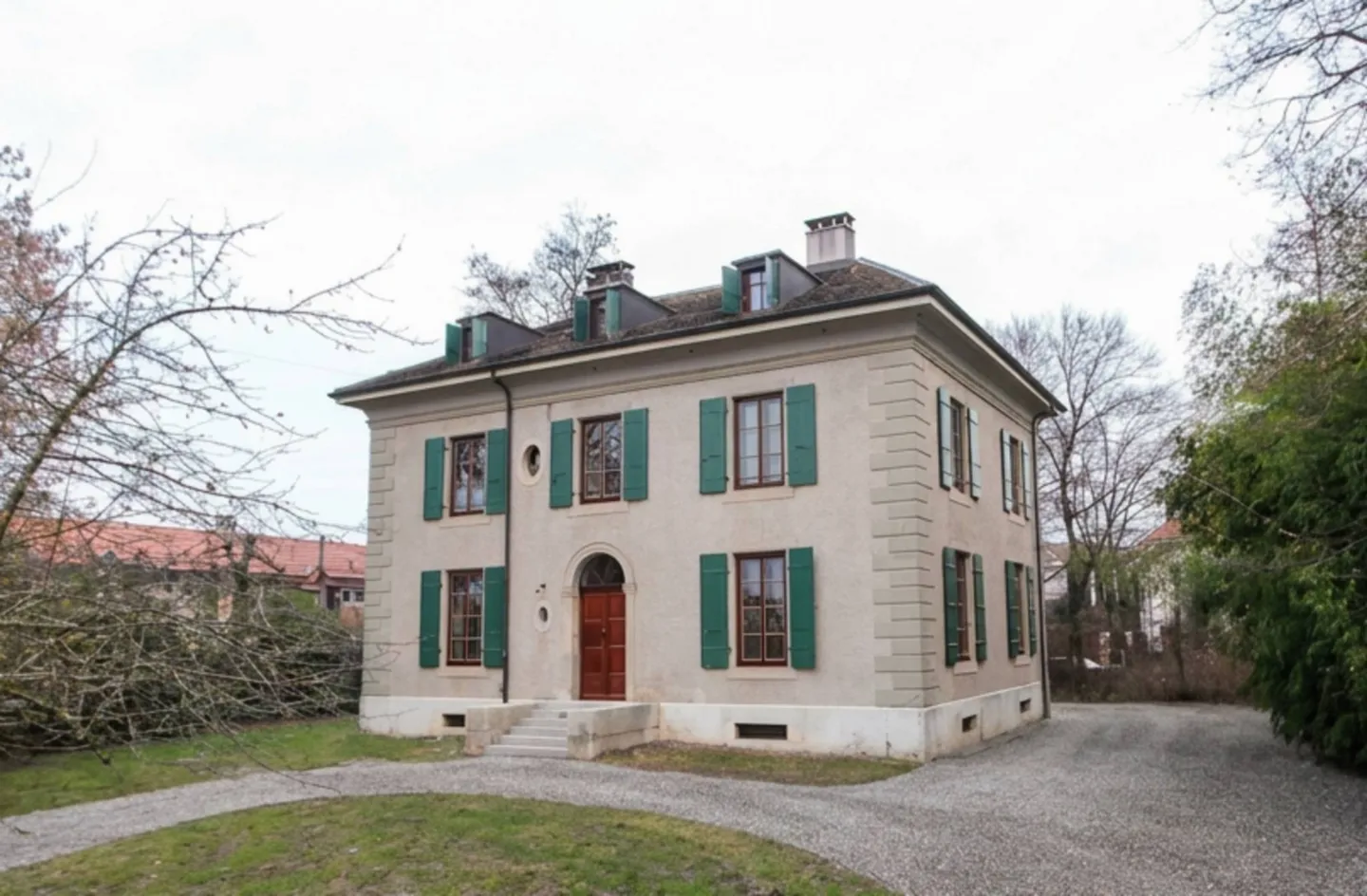 House with 11 rooms - Photo 1 of 8