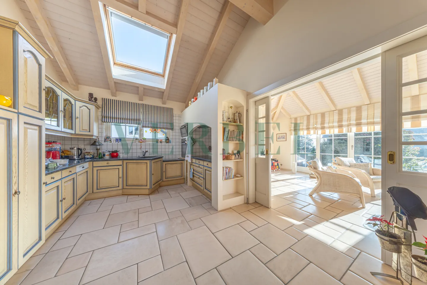 Magnifica casa familiare con piscina - Foto 8 di 13